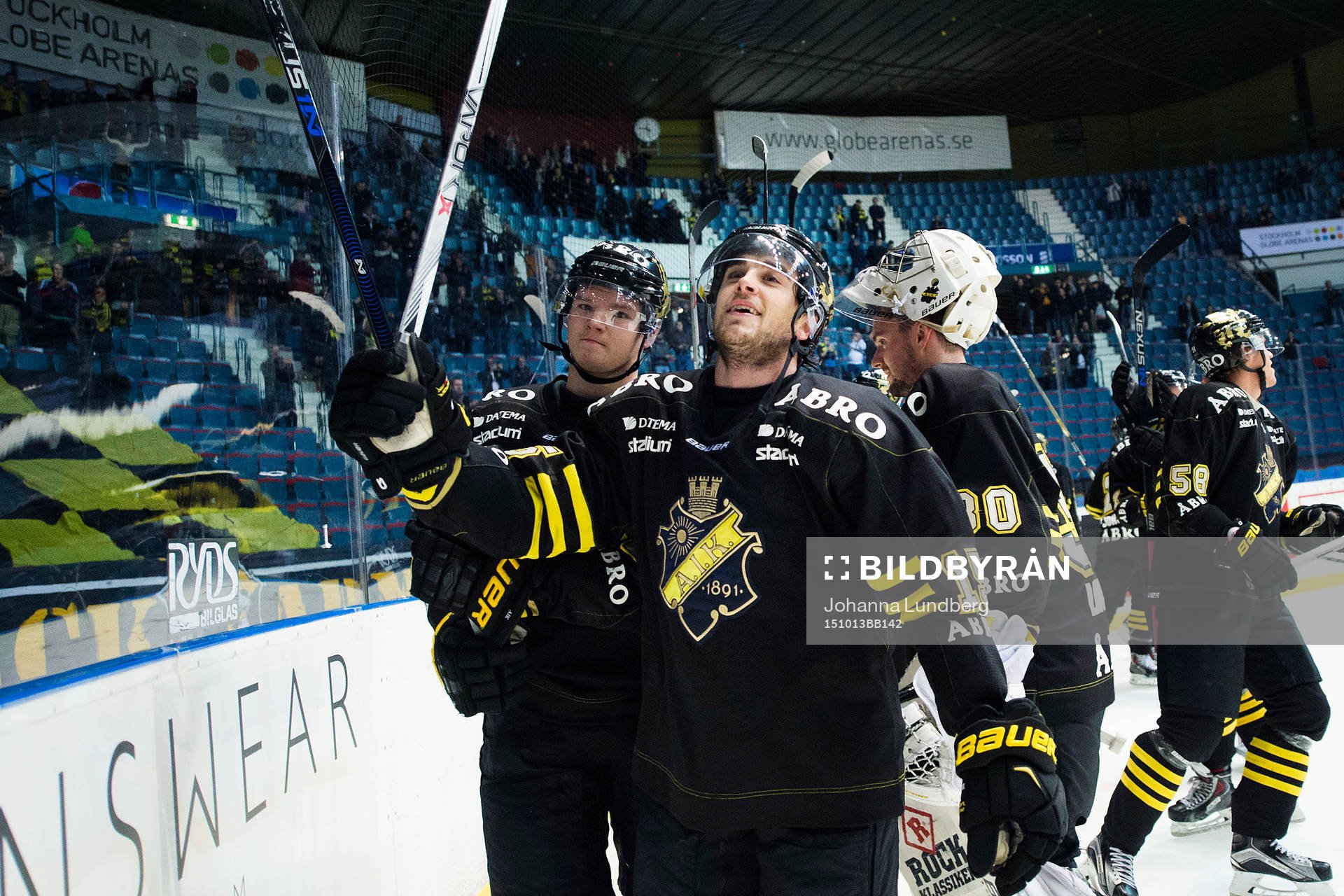 s Jonathan Andersson jublar