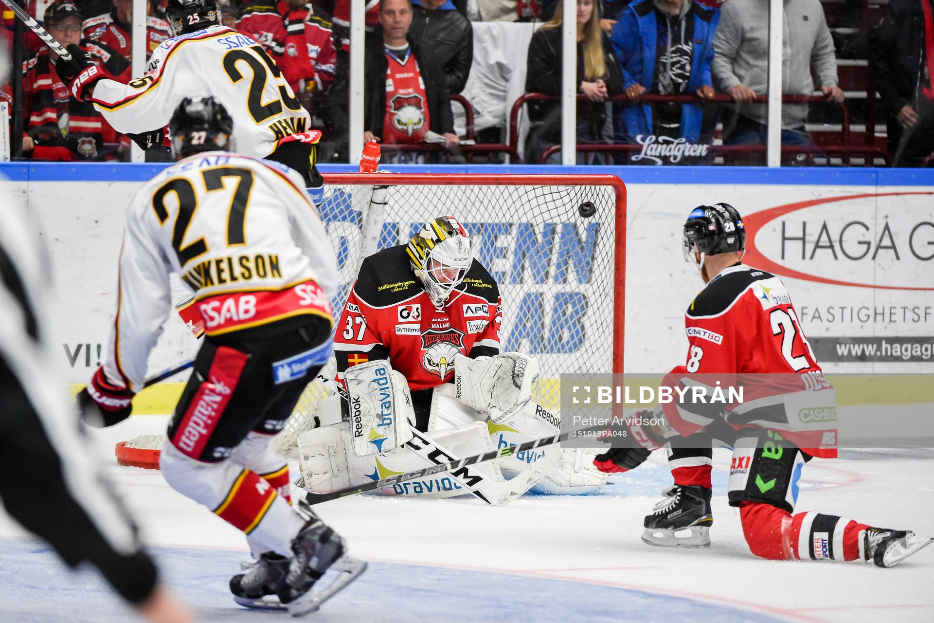 Luleås Brendan Mikkelson gör 0-2 bakom Malmö Redhawks