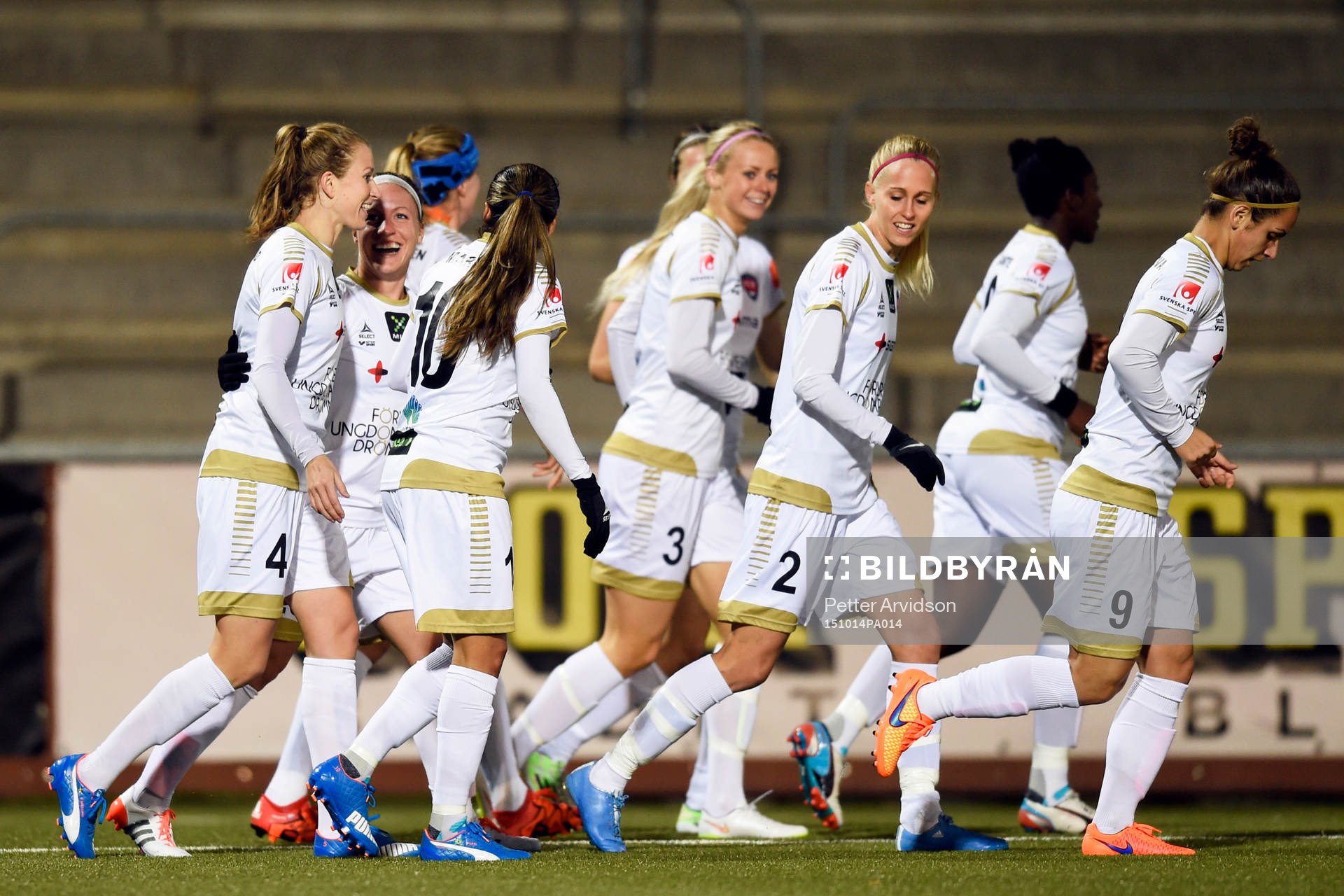 Rosengårds Josee Belanger jublar