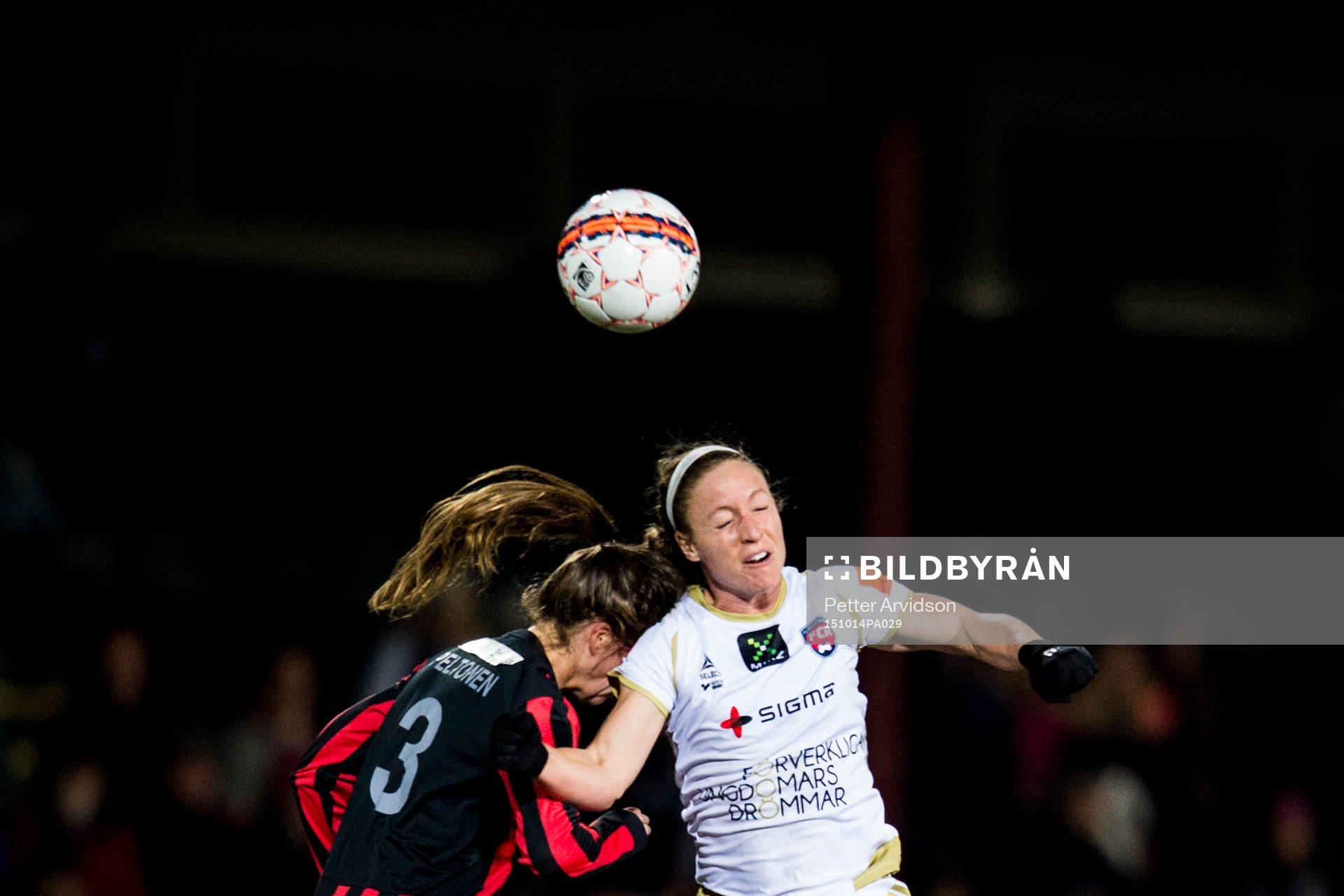 Rosengårds Josee Belanger och Vantaas Tiia Peltonen i