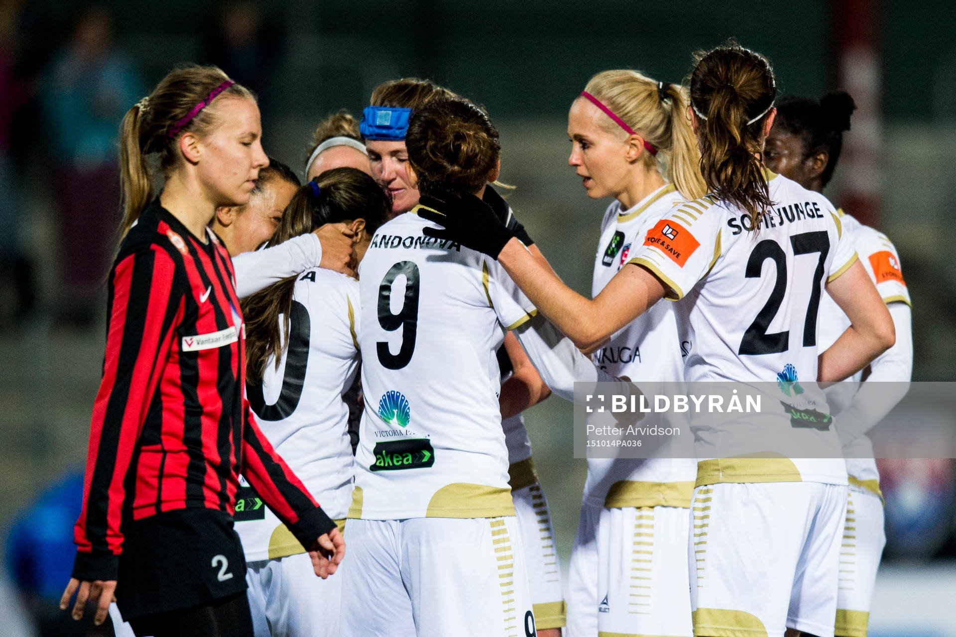 Rosengårds spelare jublar