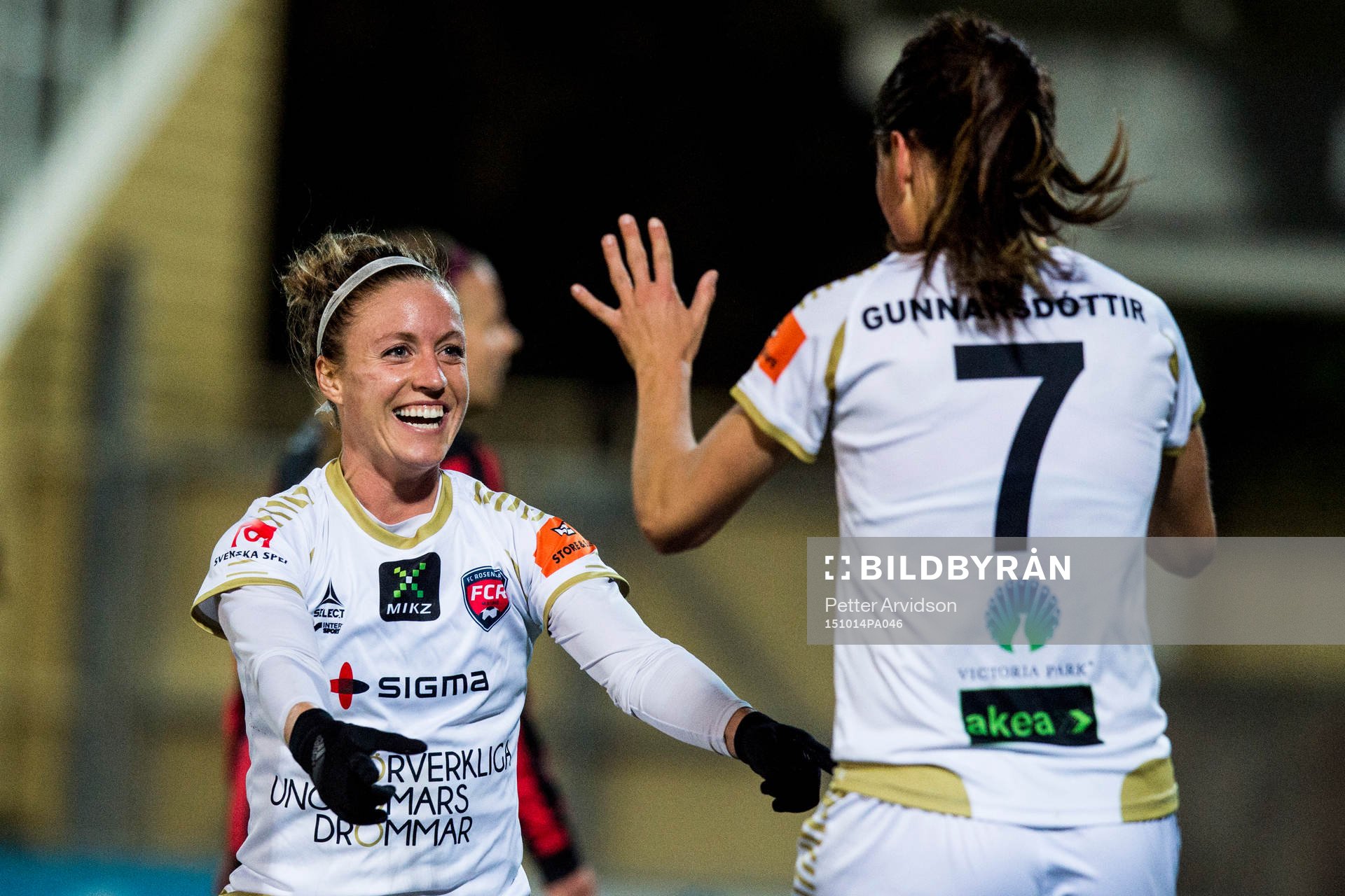 Rosengårds Josee Belanger jublar