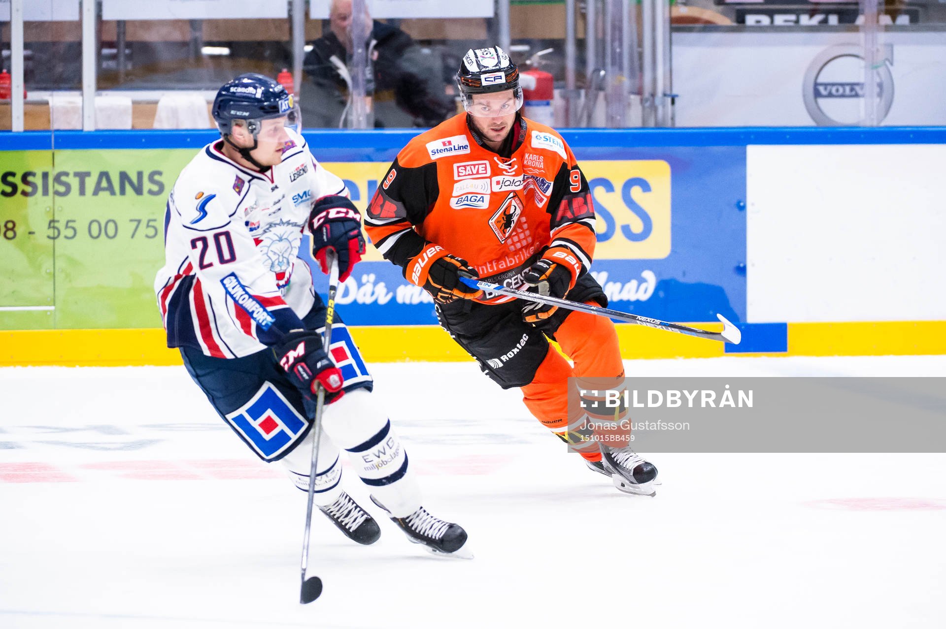 Linköpings Nick Sörenssen  och Karlskronas Vjatjeslav