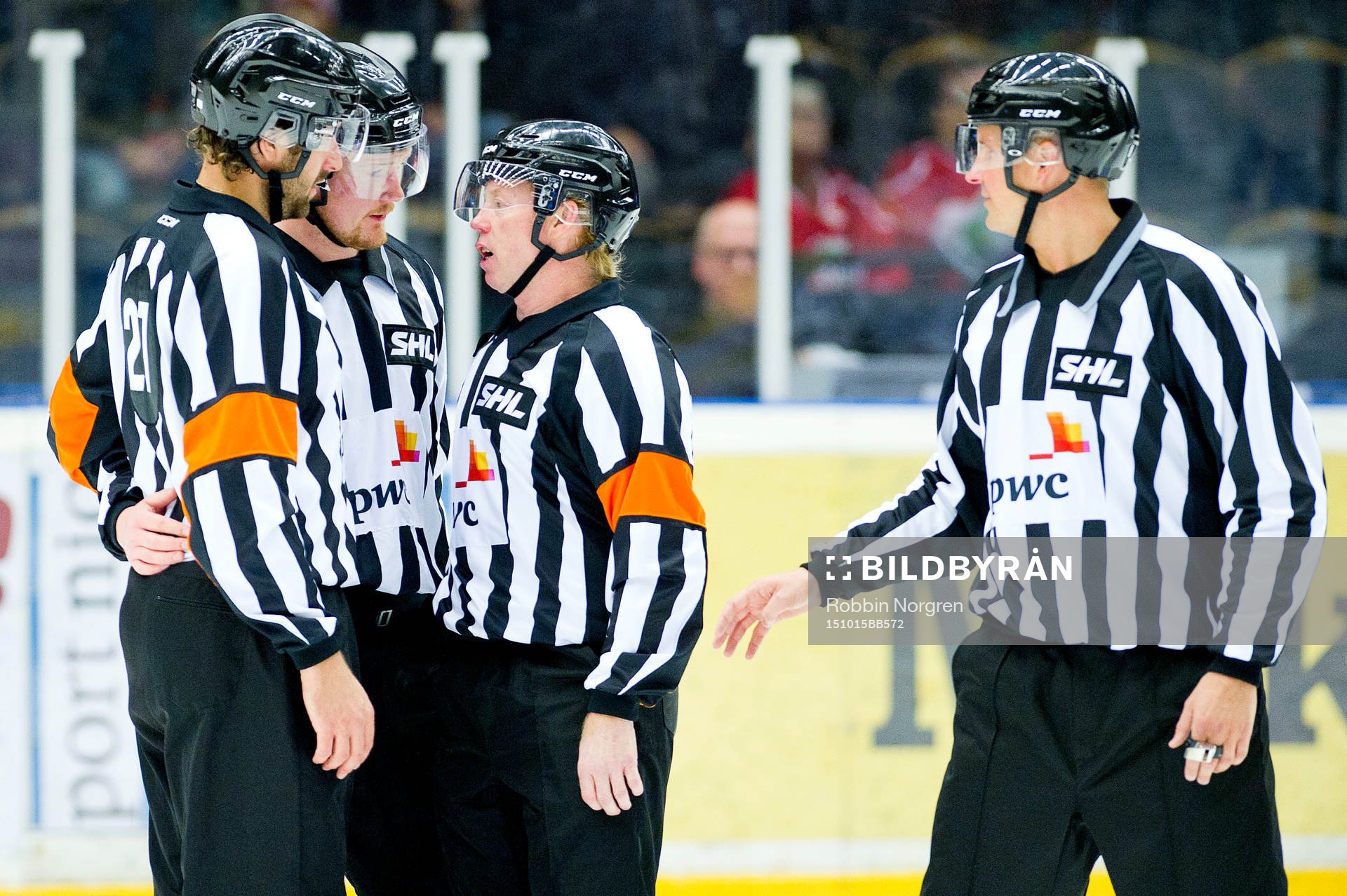 Domarna Mikael Sjöqvist, Marcus Burman, Pehr Claesson och