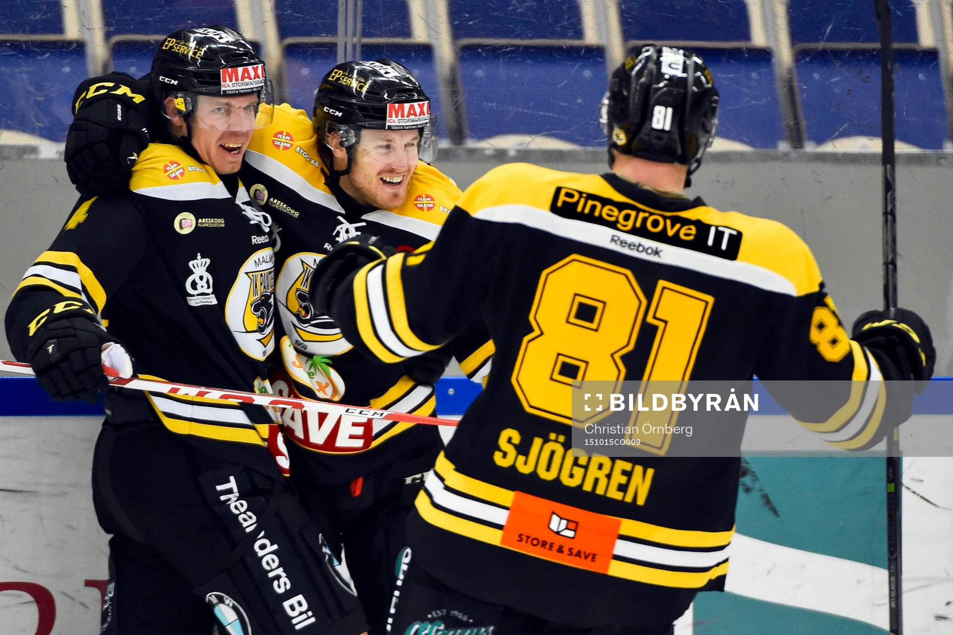 Panterns Carl-Johan Sjögren och Anton Blomqvist  jublar