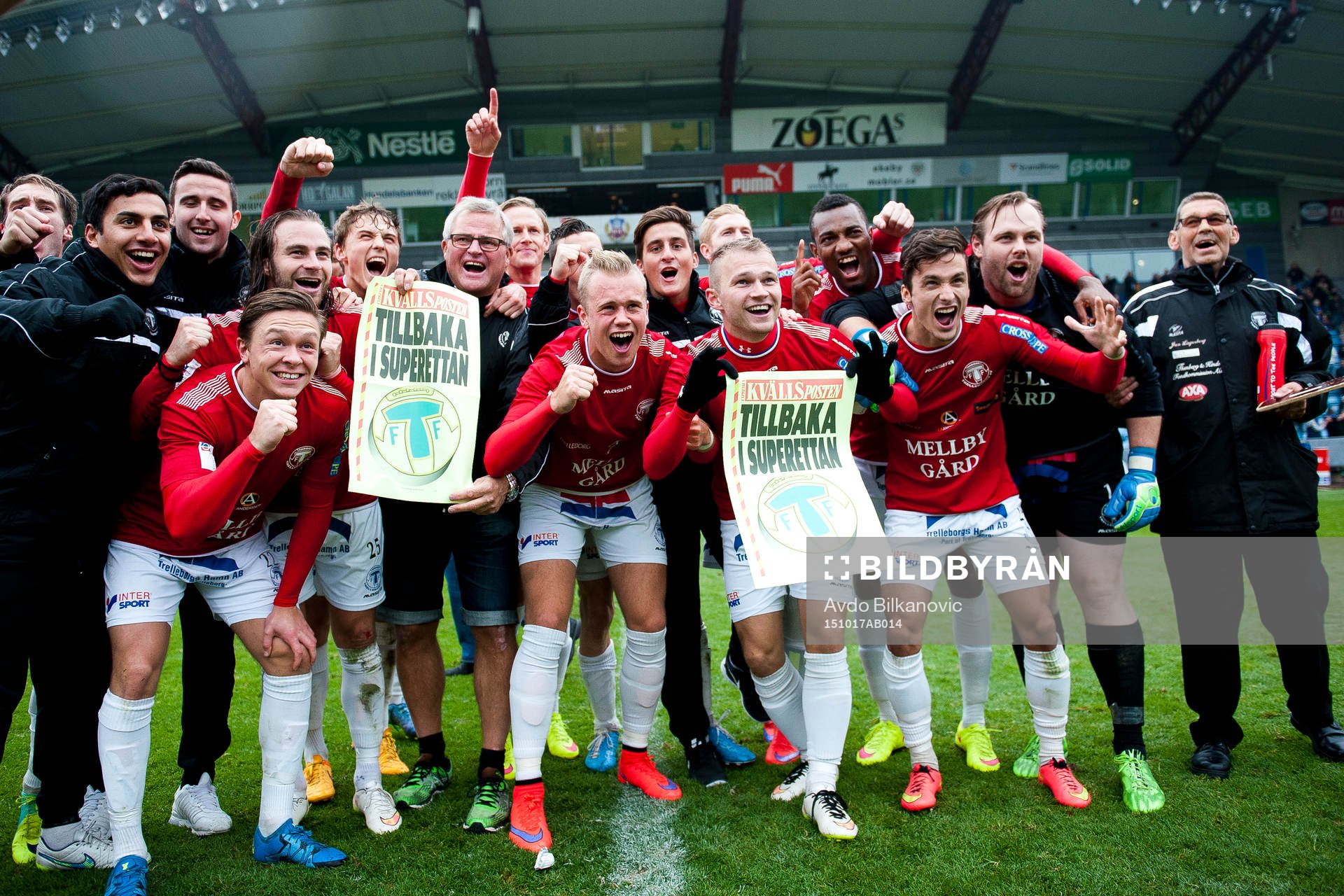 Trelleborgs spelare jublar tillbaka till Superettan