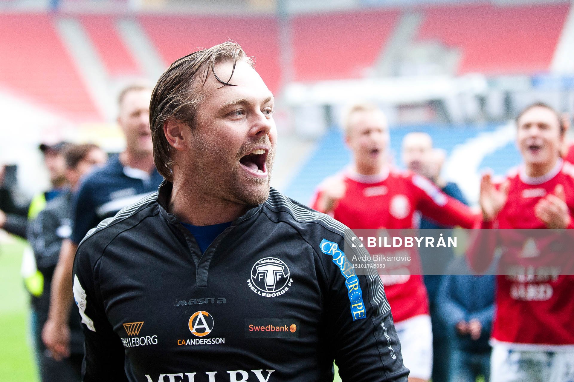 Trelleborgs målvakt Fredrik Persson jublar