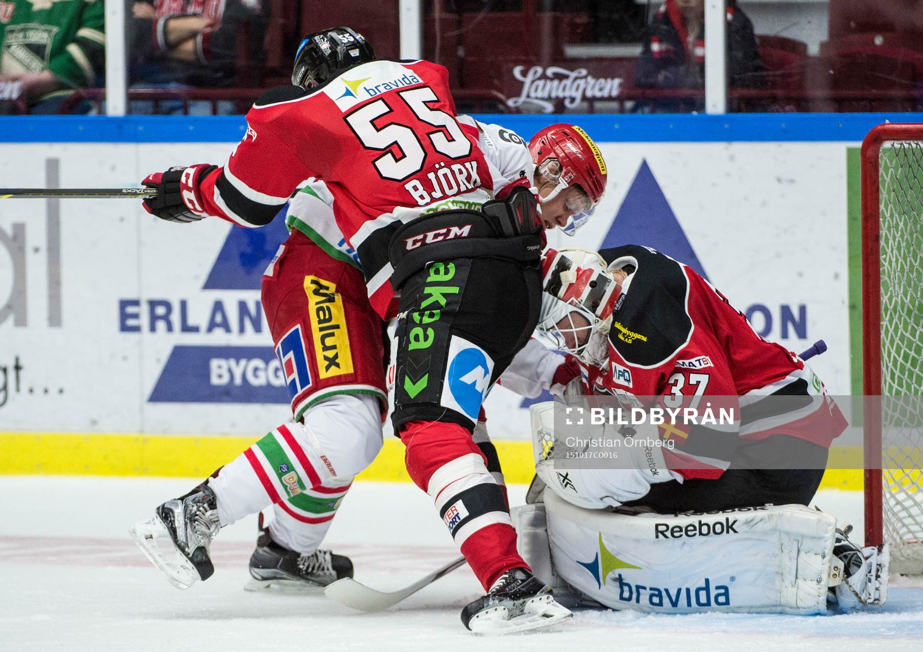 Malmö Redhawks målvakt Jonas Gunnarsson och Johan Björk