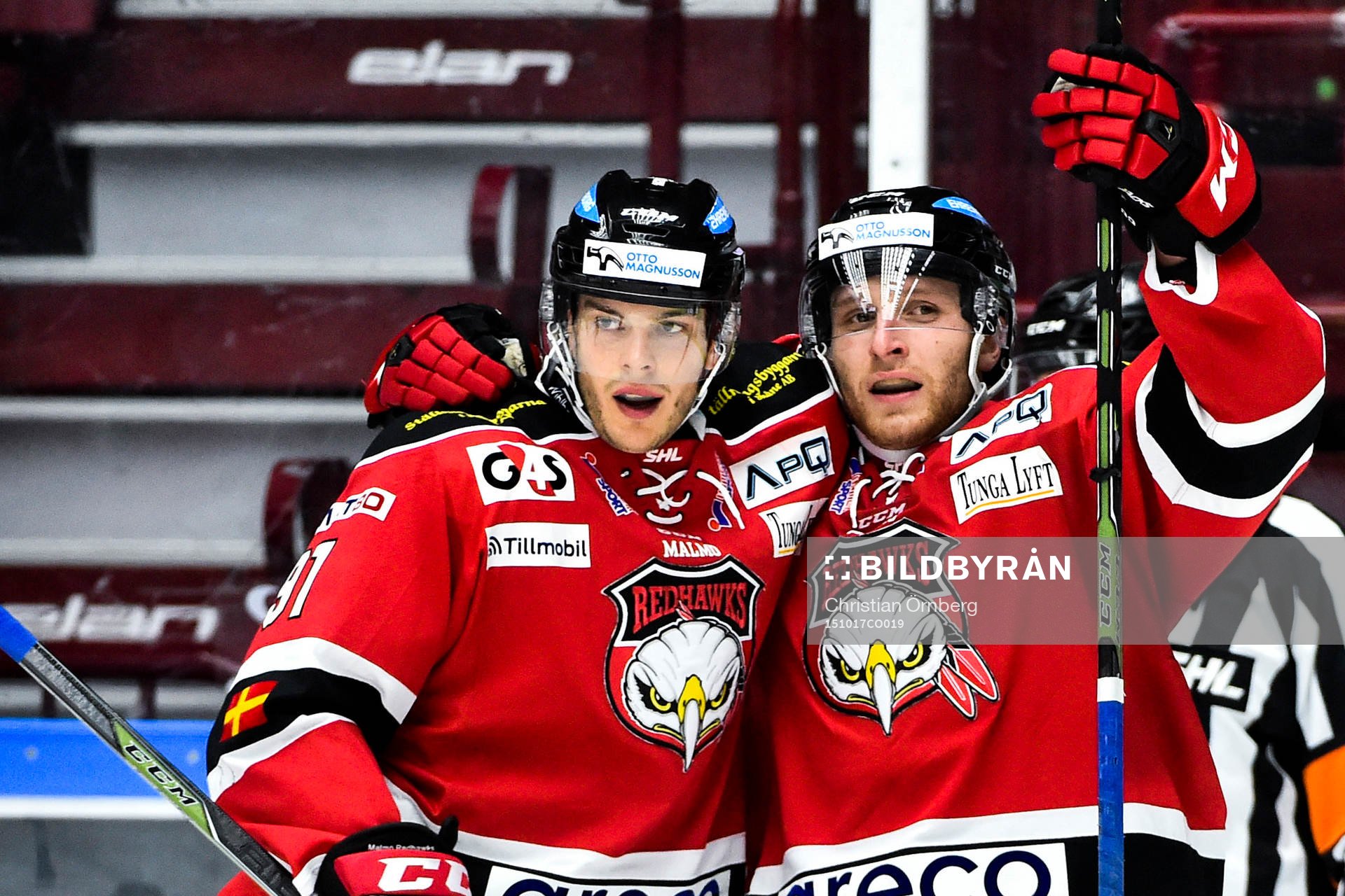 Malmö Redhawks Björn Svensson och Frederik Storm jublar