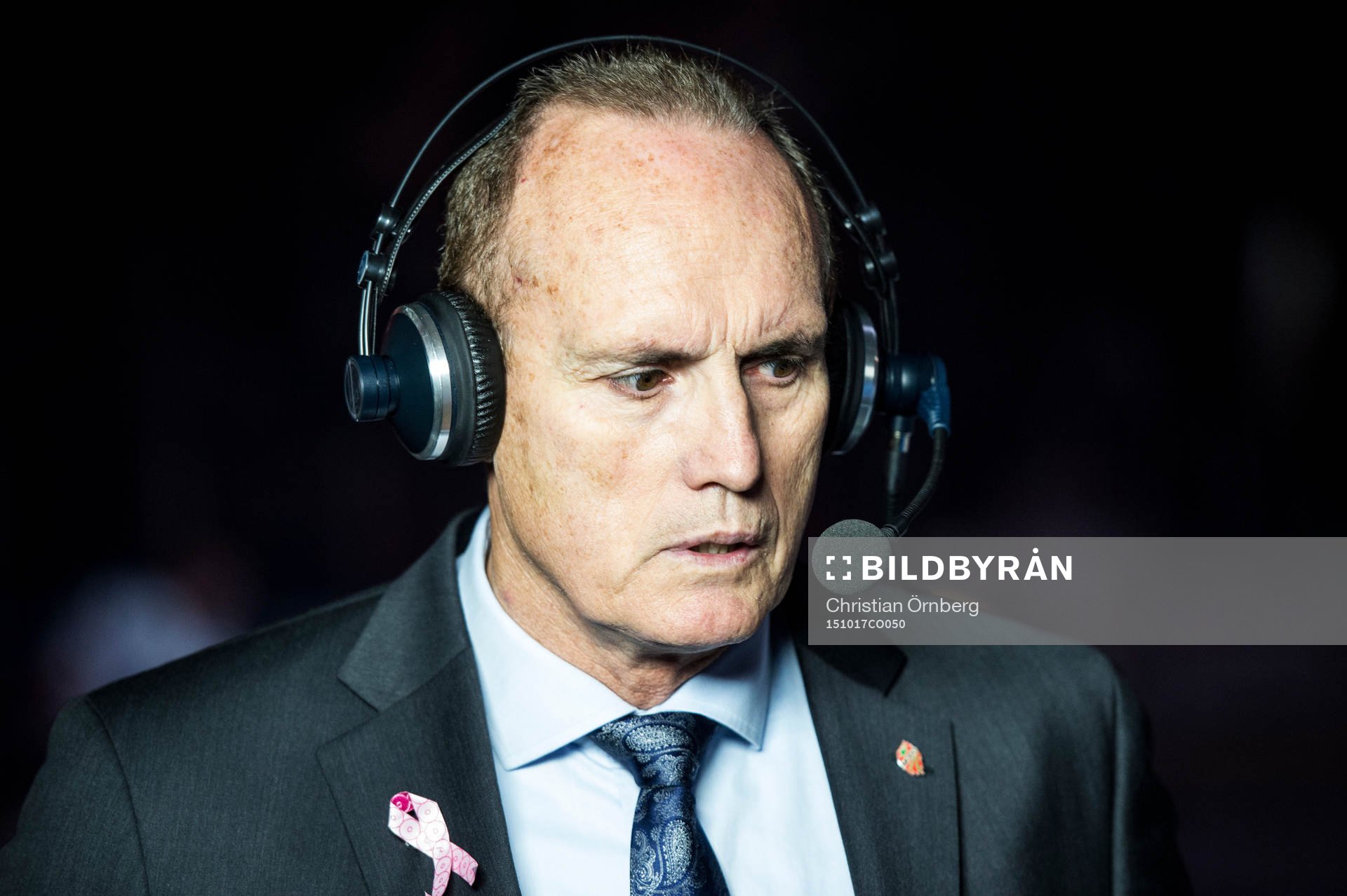 Modos tränare Larry Huras innan ishockeymatchen i SHL