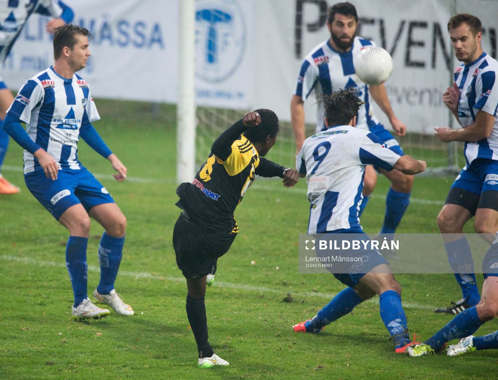 IFK Hässleholms Mamudu Moro i kvalmatchen till division 2