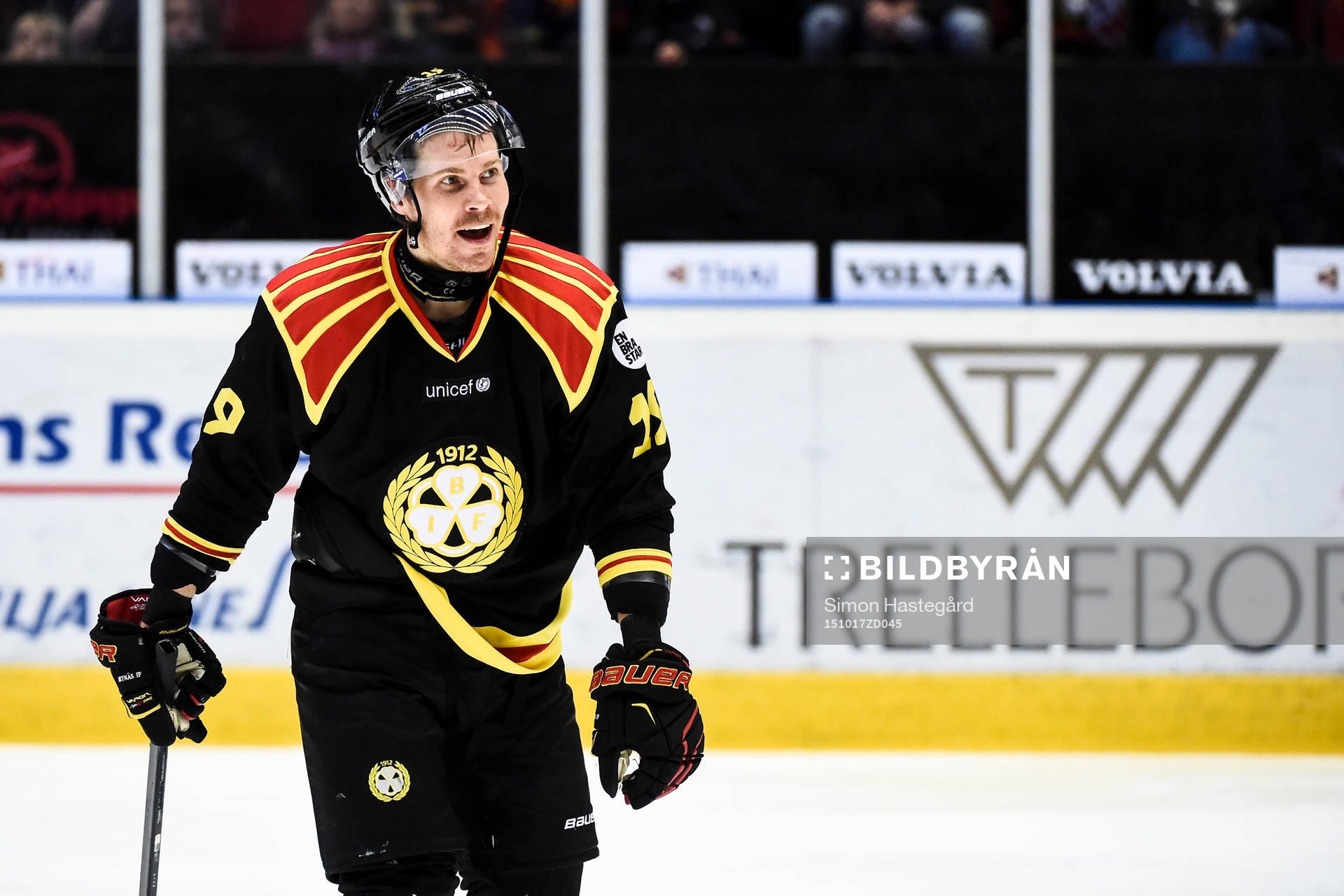 Brynäs Anssi Salmela blir utvisad