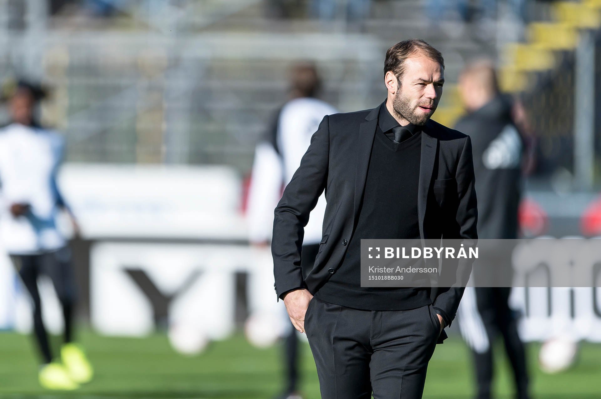 s tränare Andreas Alm före fotbollsmatchen i Allsvenskan