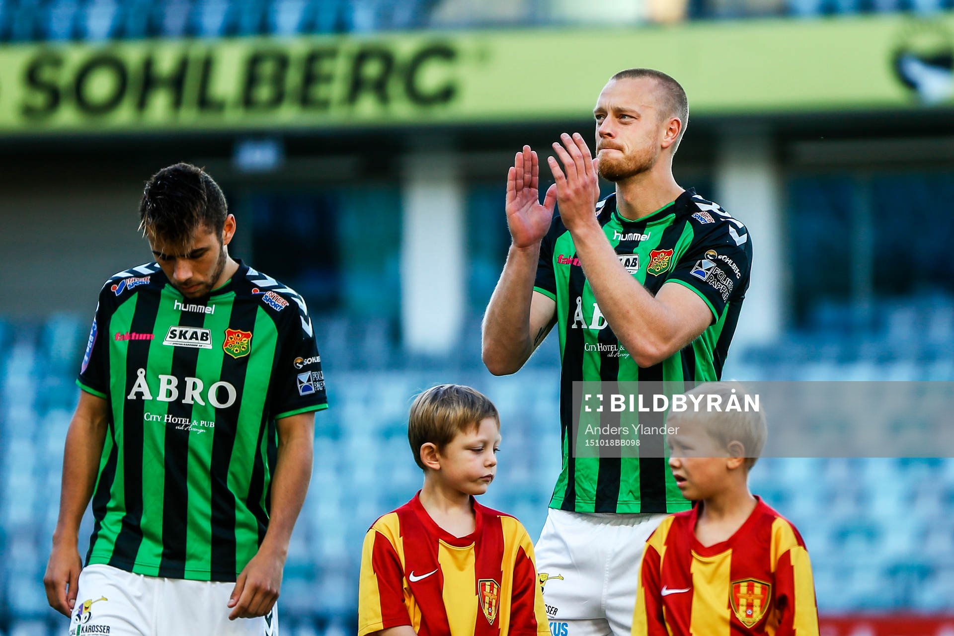 GAIS spelare före fotbollsmatchen i Superettan mellan GAIS