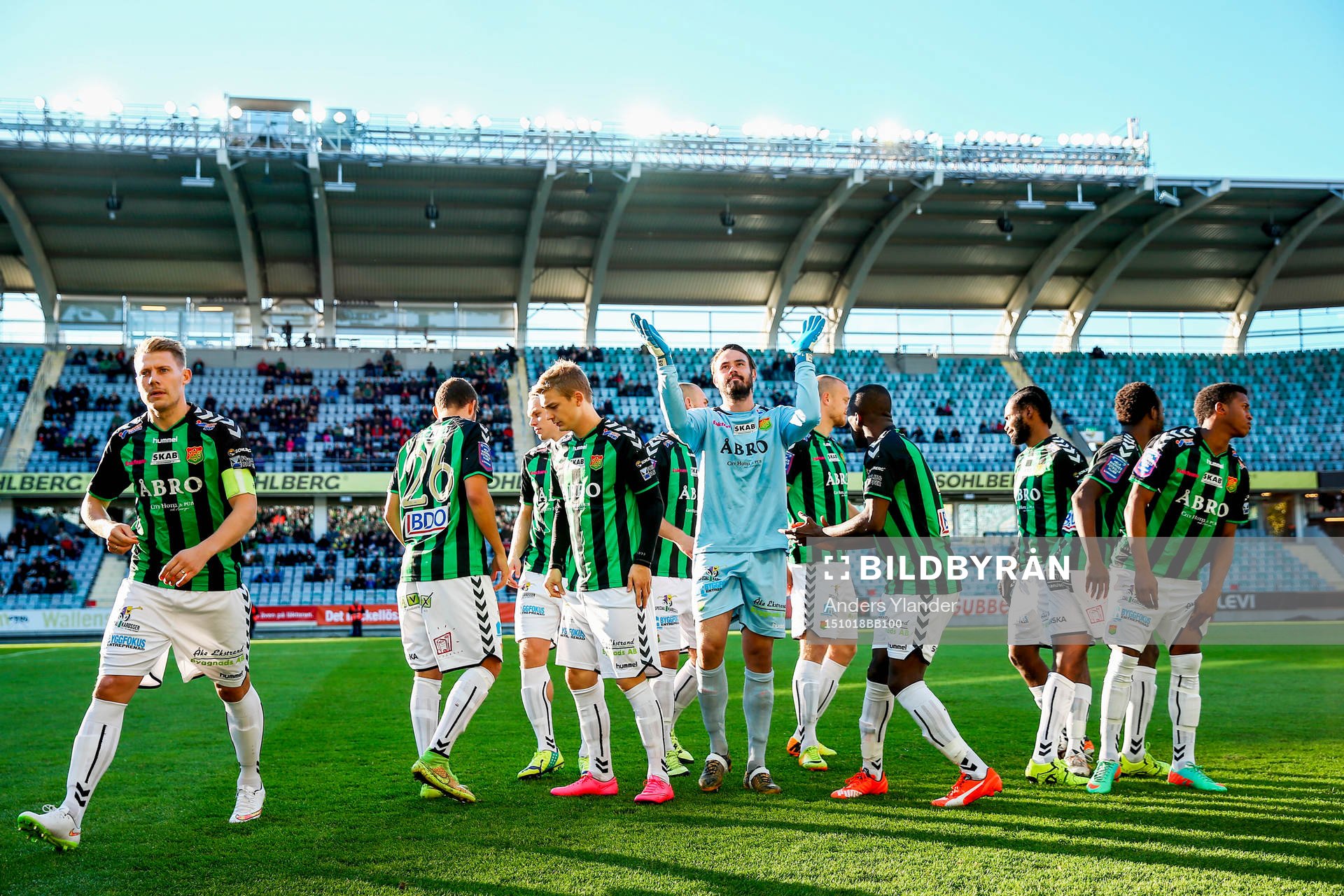 GAIS spelare före fotbollsmatchen i Superettan mellan GAIS