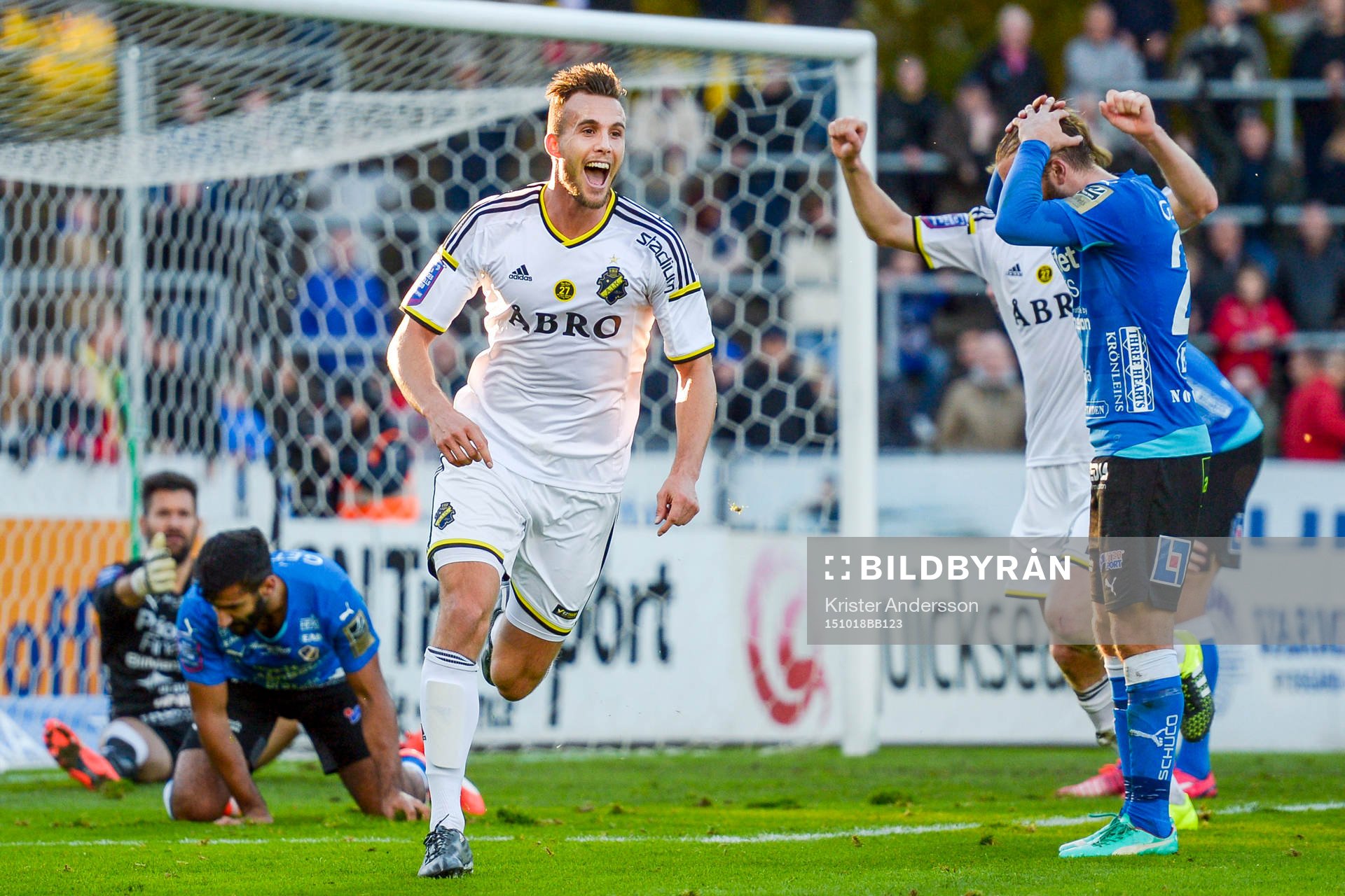 s Fredrik Brustad jublar