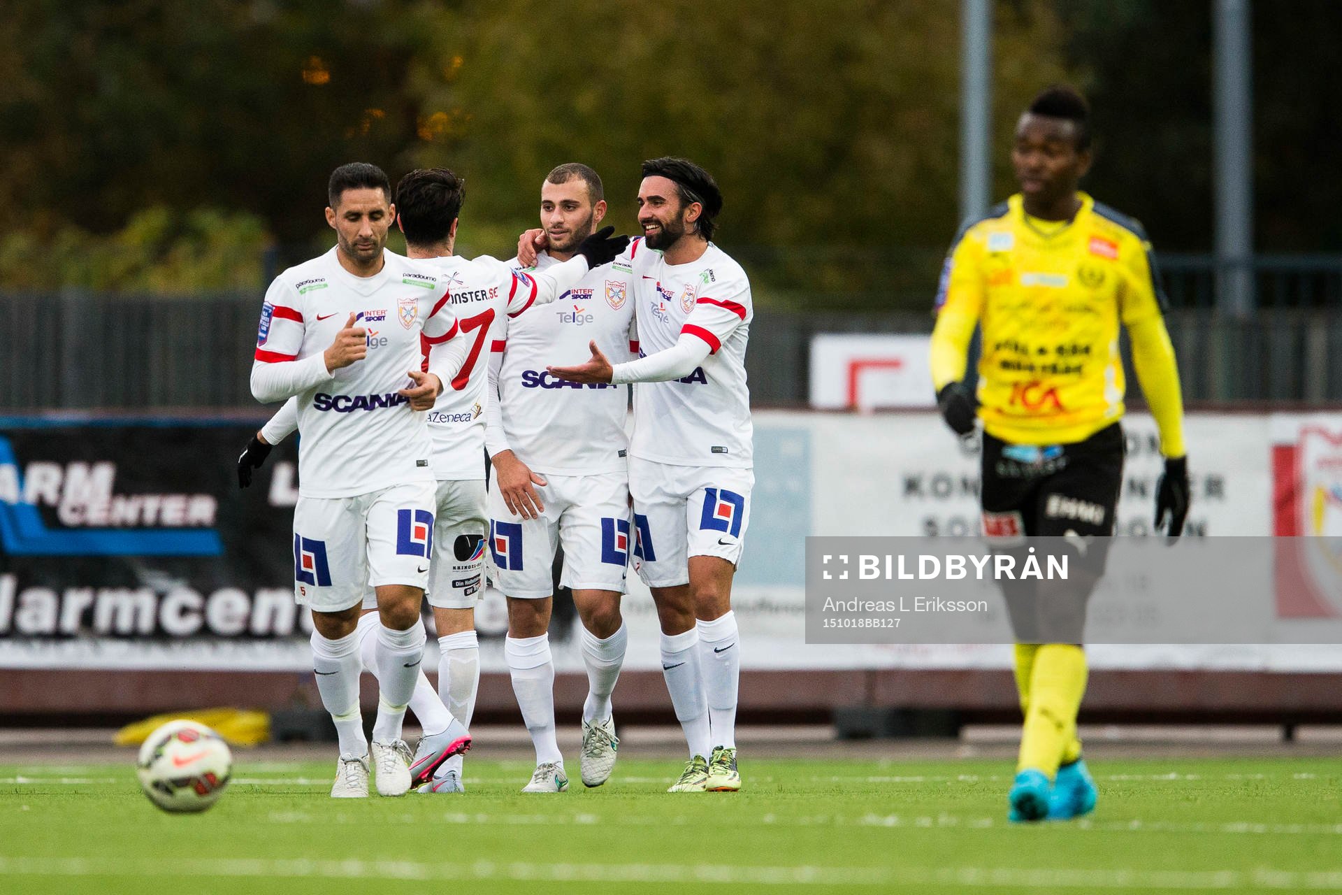 Assyriskas spelare jublar