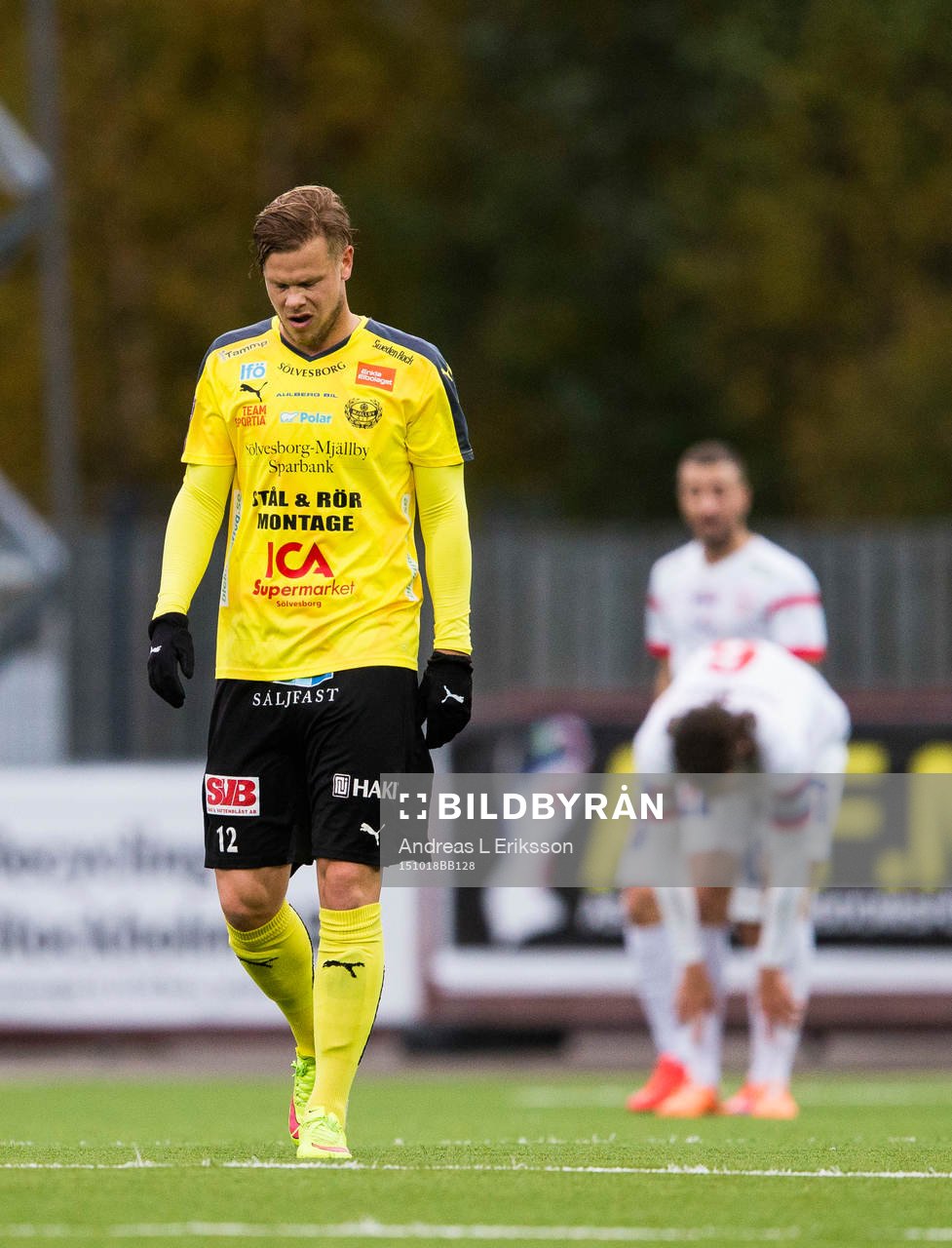 Mjällbys David Löfqvist deppar
