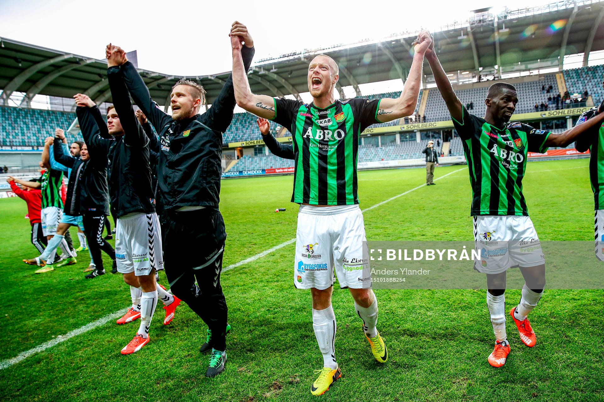 GAIS Björn Andersson tackar publiken