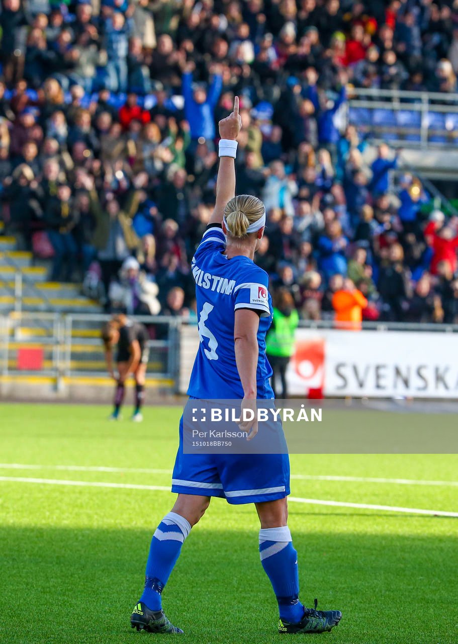 Eskilstuna Uniteds Sara Thunebro har gjort 1-0 och