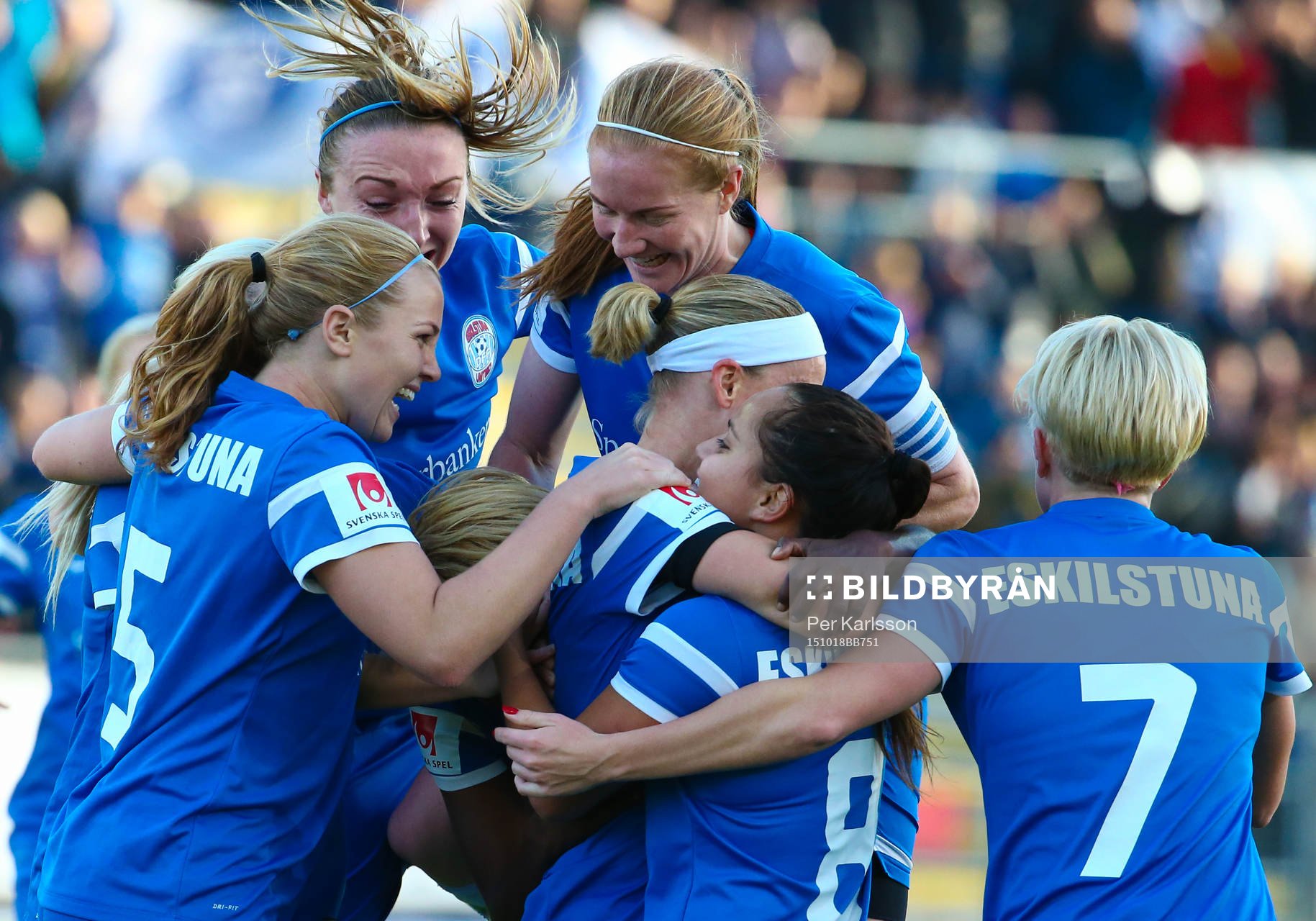 Eskilstuna United firar Sara Thunebro,s mål