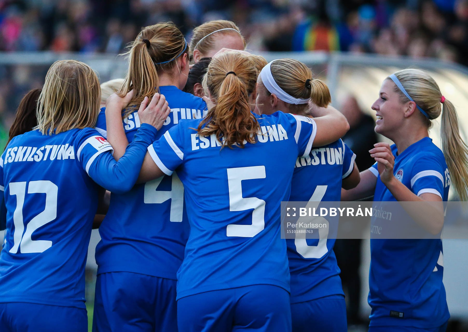 Eskilstuna United firar Gaelle Enganamouit 2-0 mål i