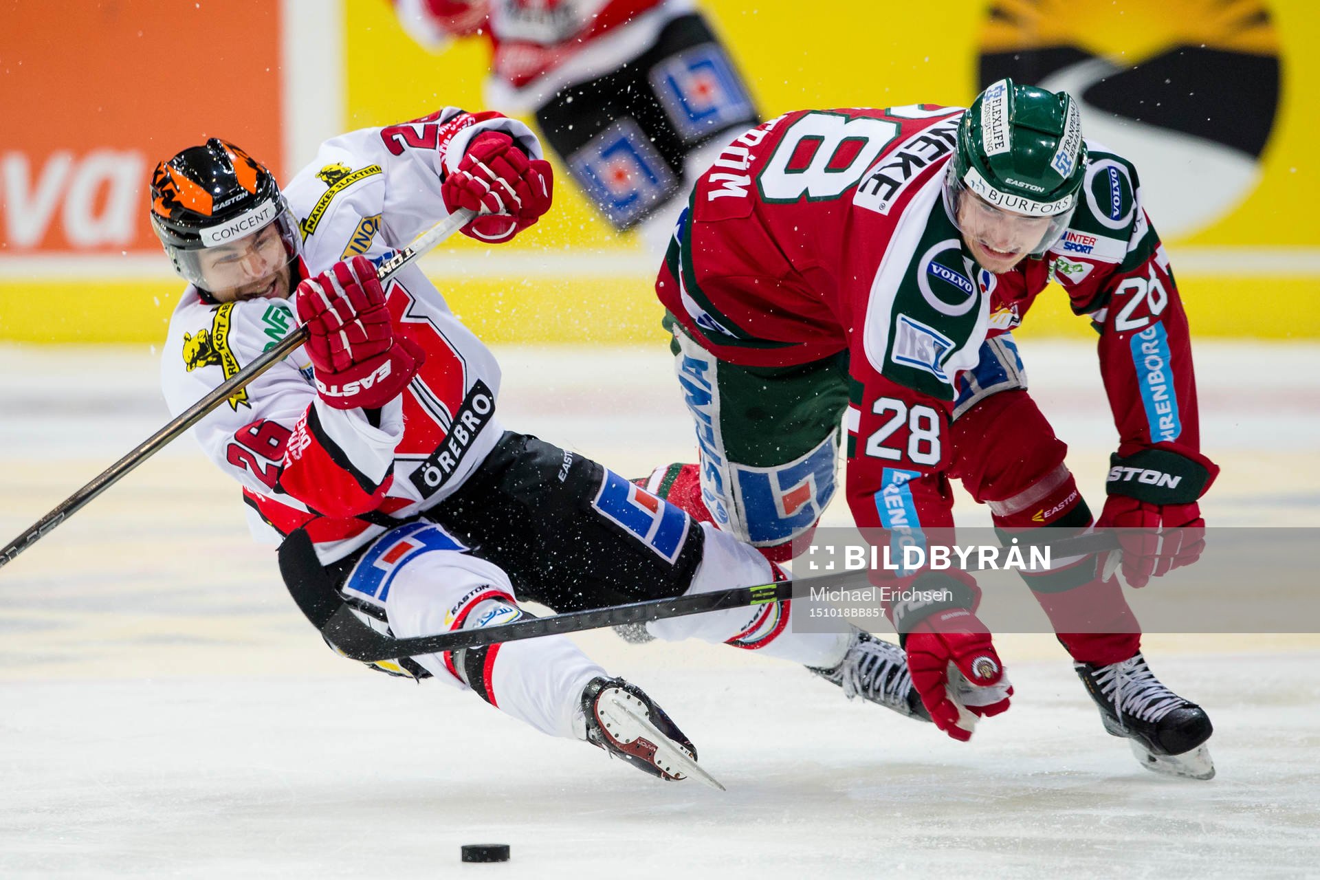 Örebros Greg Squires faller
