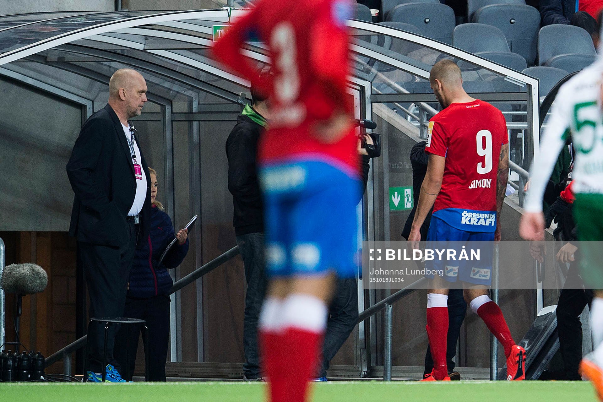 Helsingborgs Robin Simovic får lämna planen