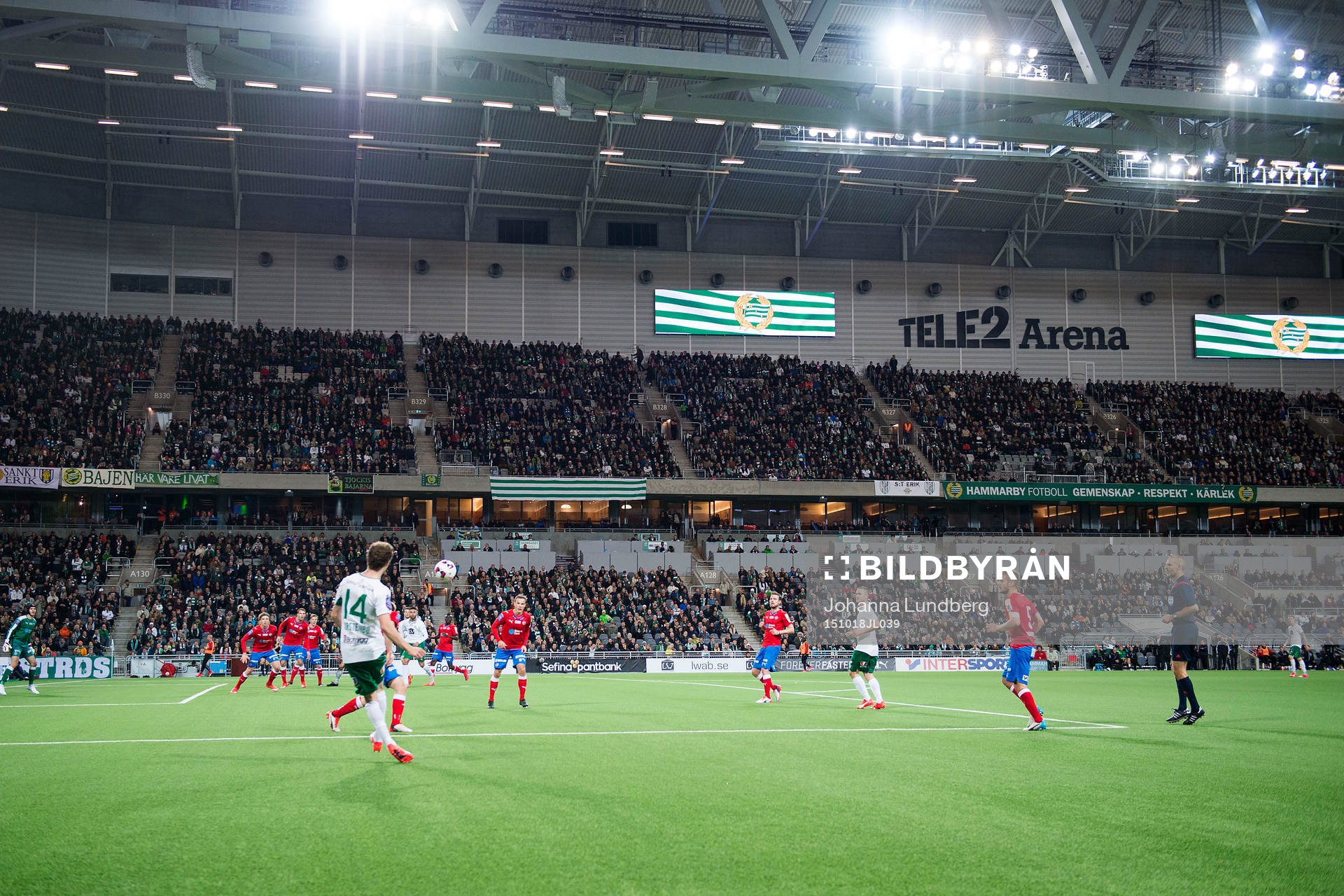 28 797 personer följer spelet på Tele2 arena