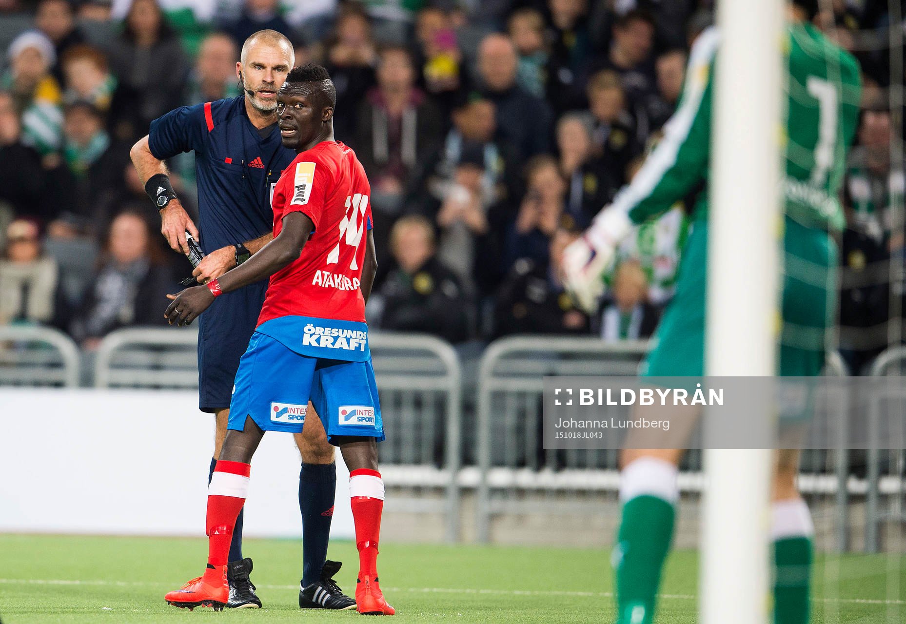 Domare Michael Lerjéus och Helsingborgs Lalawélé Atakora