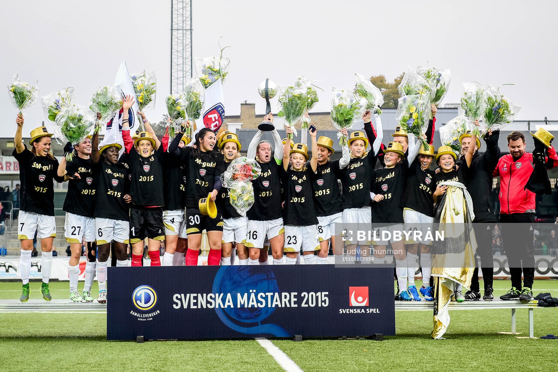 Rosengårds spelar jublar