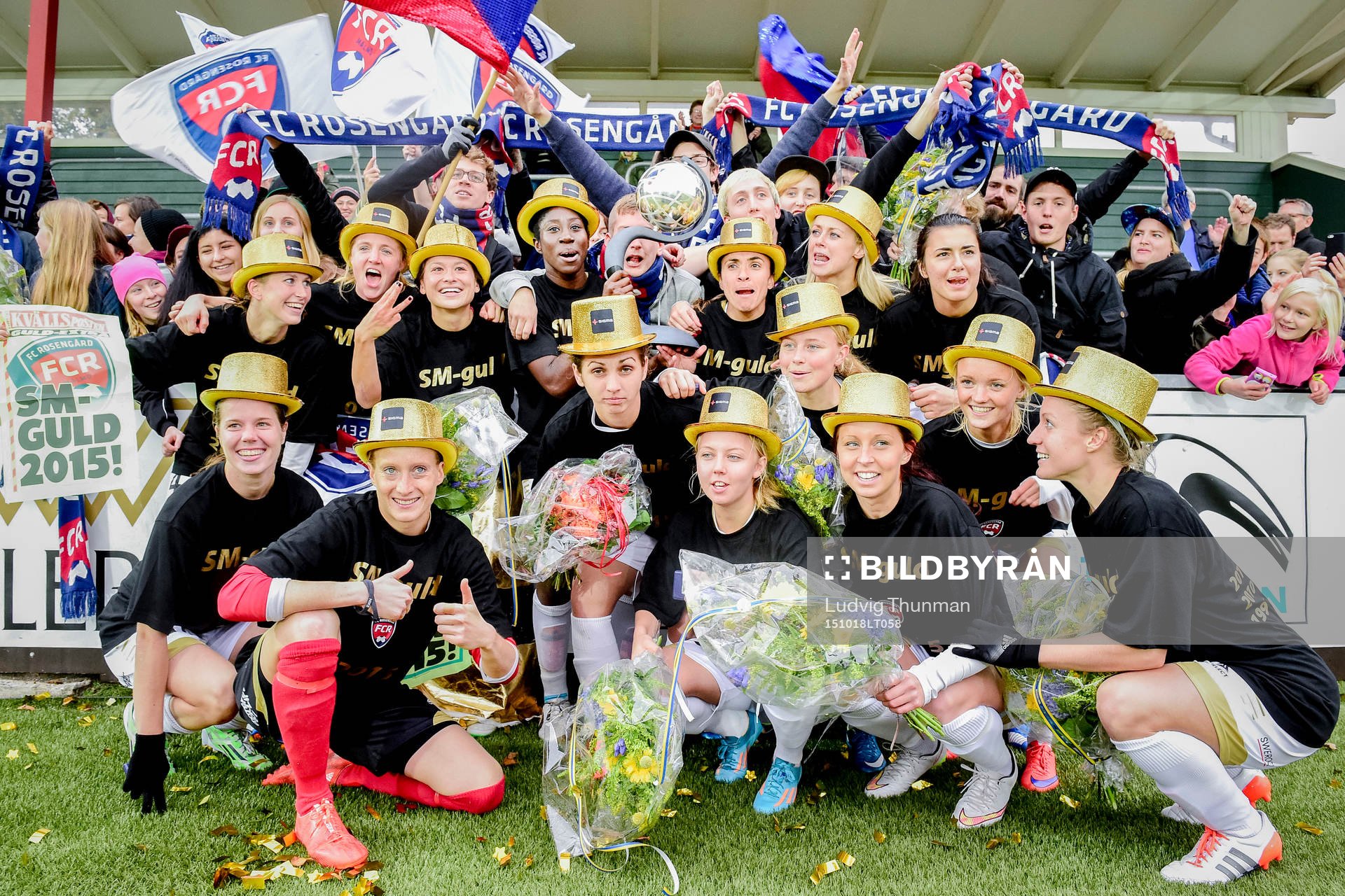 Rosengårds spelare jublar efter fotbollsmatchen i Damallsvenskan mellan FC Rosengård och Linköping den 18 oktober 2015 i Malmö. 