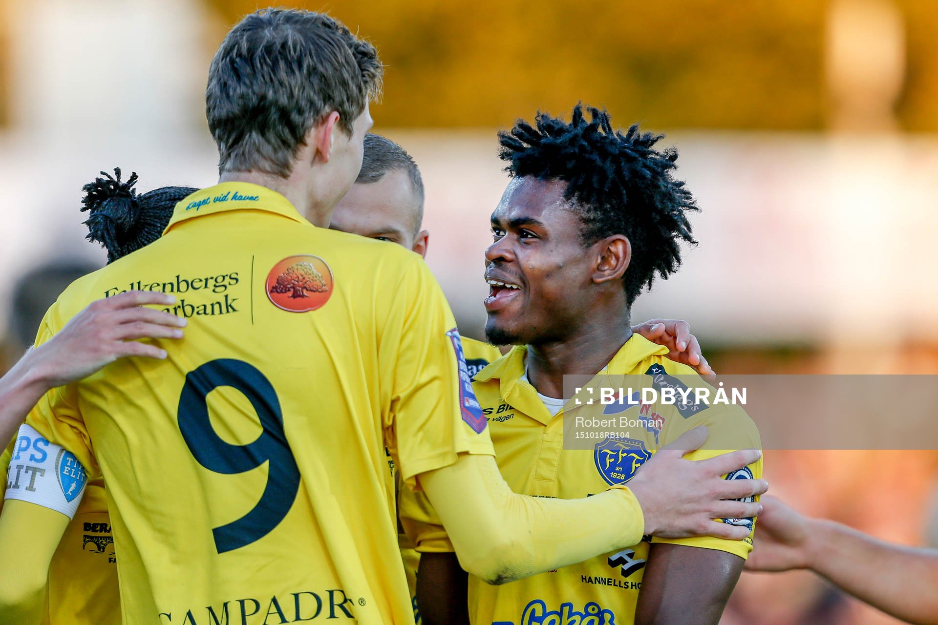 Falkenbergs spelare jublar
