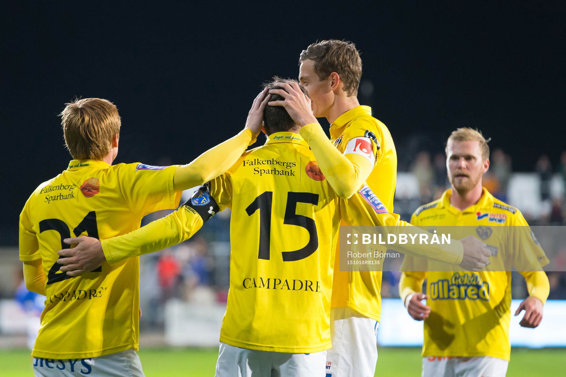 Falkenbergs Dan Keat och Gustaf Nilsson jublar tillammans