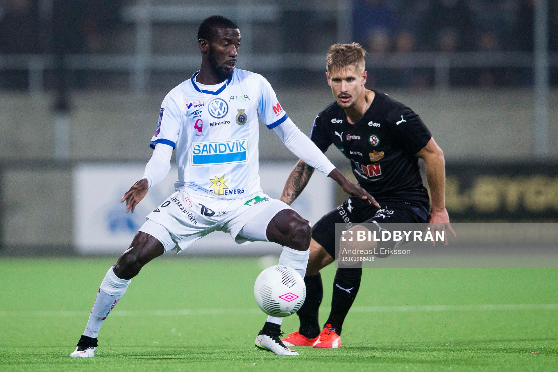 Gefles Dioh Williams och Örebros Daniel Björnqvist
