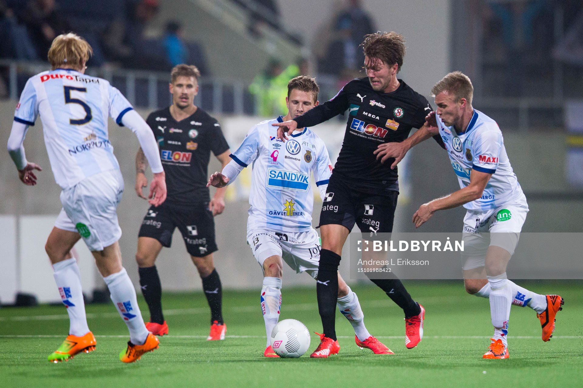 Gefles Johan Bertilsson och Robin Nilsson försvarar sig