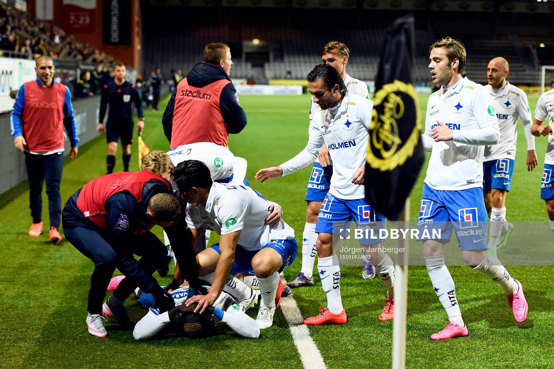 Norrköpings Alhaji Kamara firar