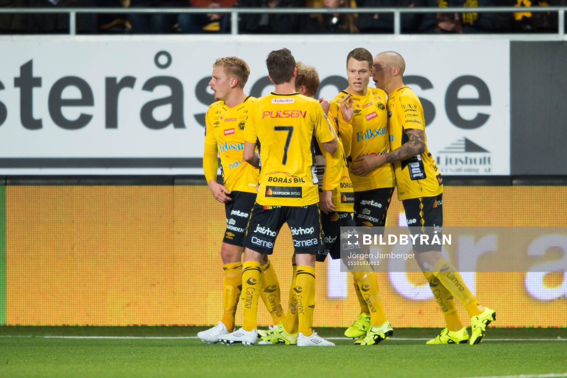 Elfsborgs Viktor Claesson klappas om