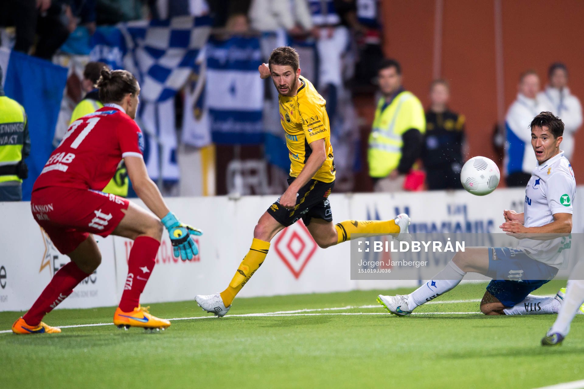 Elfsborgs Marcus Rohdén tar sig förbi Norrköpings
