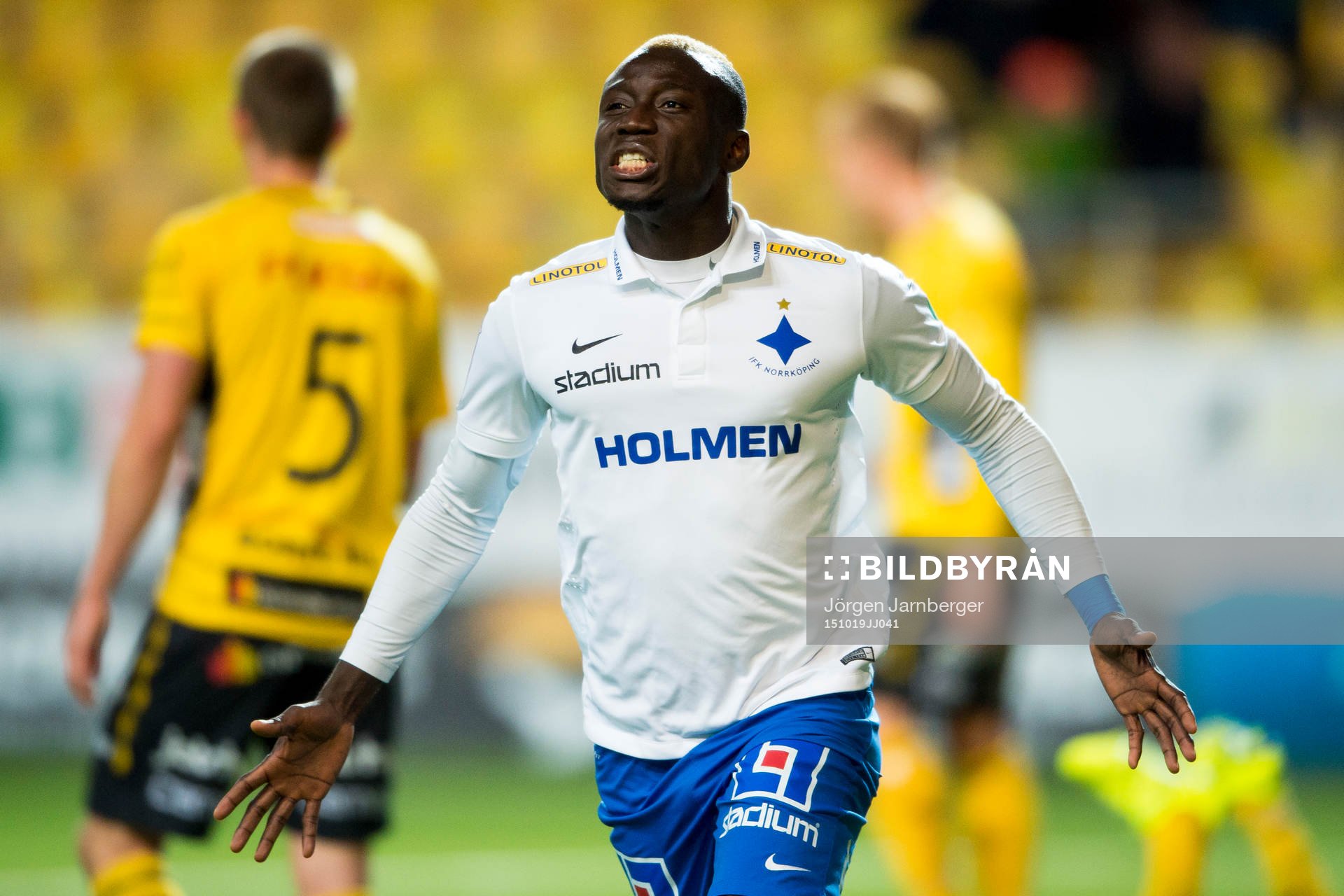 Norrköpings Alhaji Kamara jublar