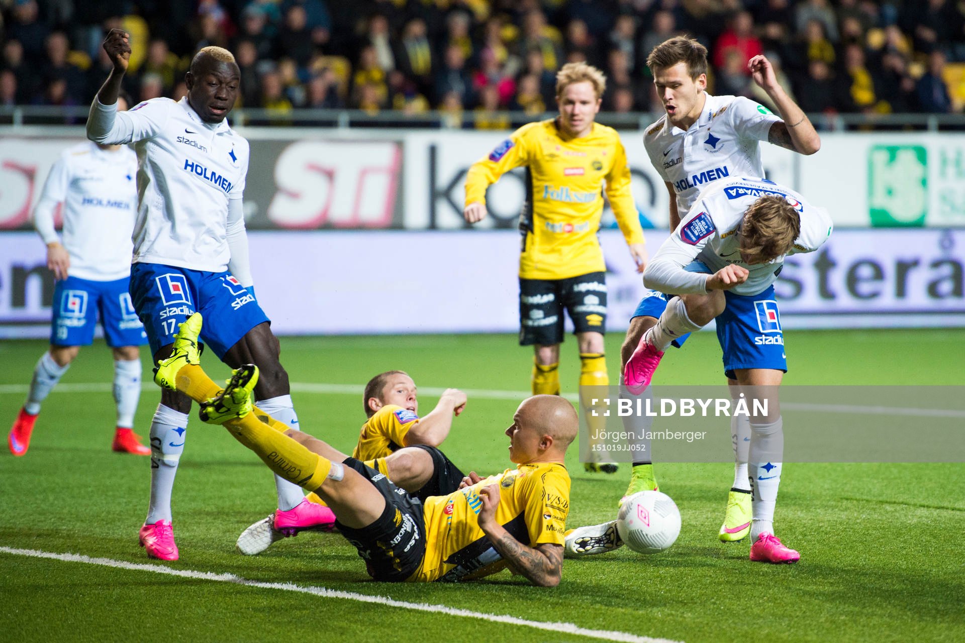 Tillkrånglad situation i Elfsborgs straffområde där