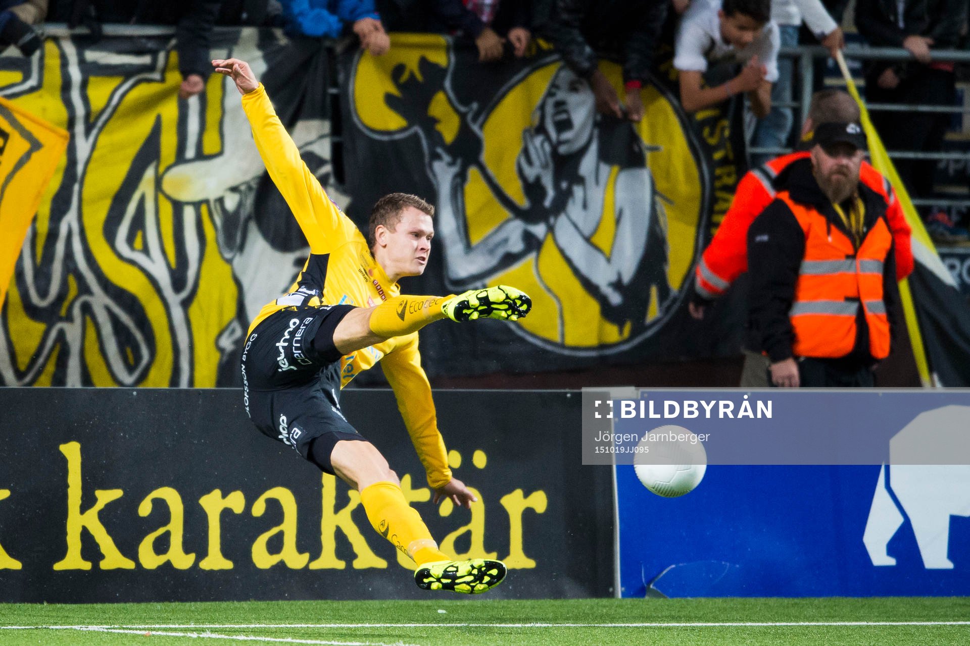 Elfsborgs Viktor Claesson gör en konstspark