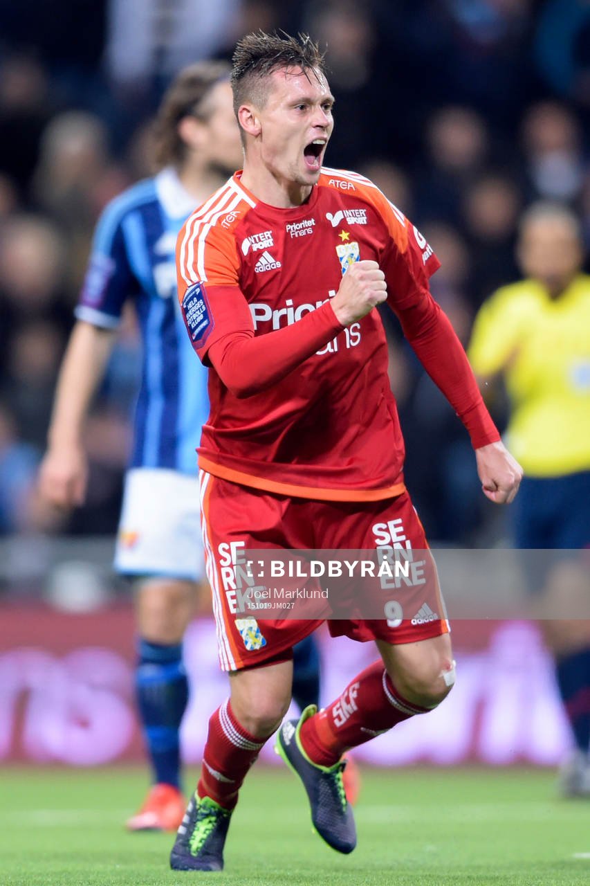 IFK Göteborgs Jakob Ankersen jublar efter 1-2 under fotbollsmatchen i Allsvenskan mellan Djurgården och IFK Göteborg den 19 oktober 2015 i Stockholm.