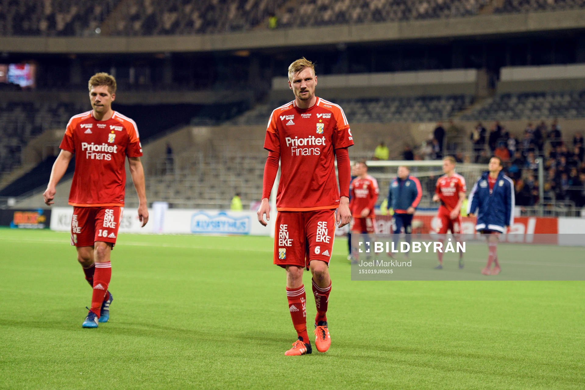 IFK Göteborgs Mikael Boman och Sebastian Eriksson deppar