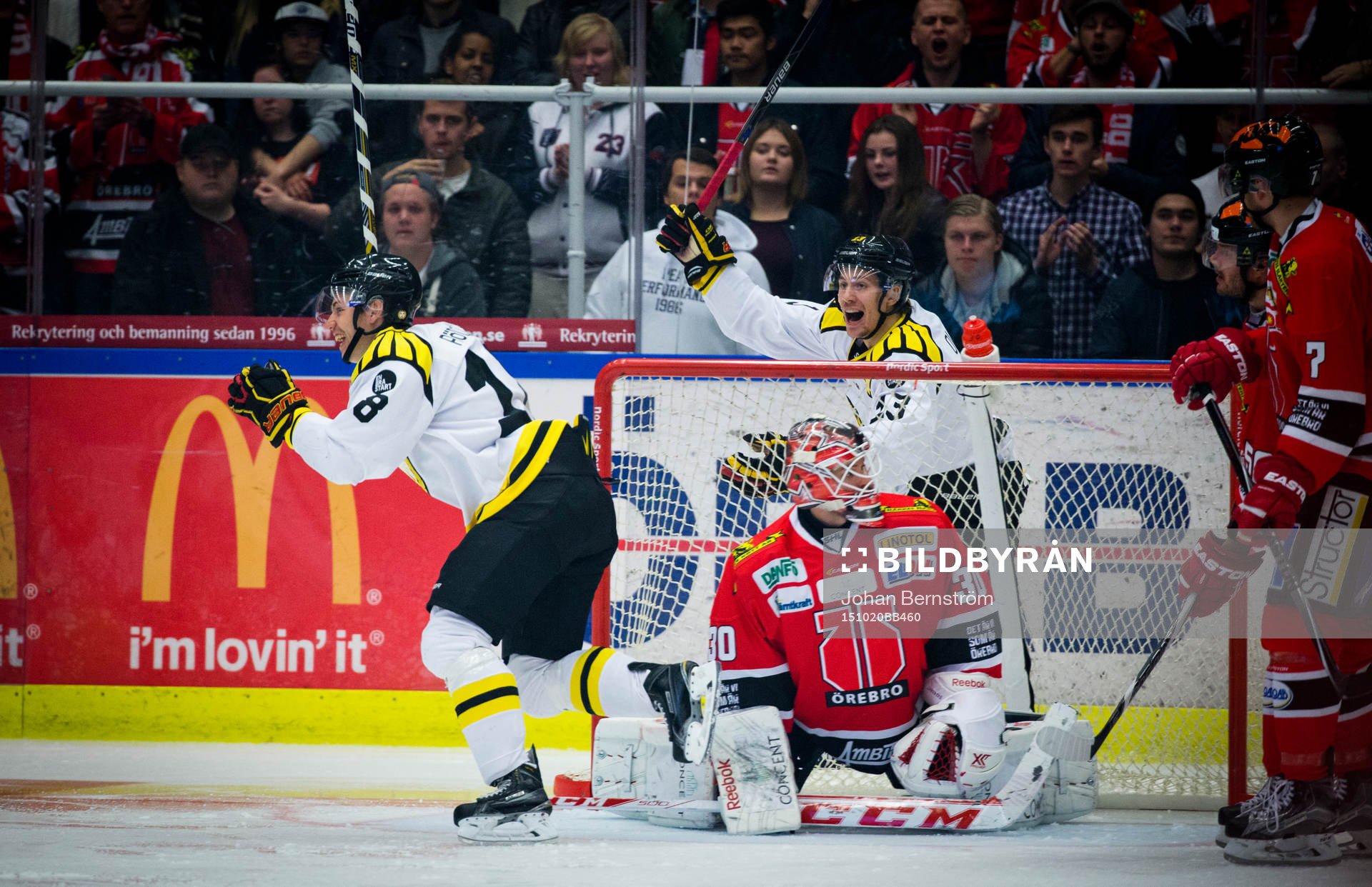 Brynäs Anton Rödin gör 2-1 och jublar med Sondre Olden