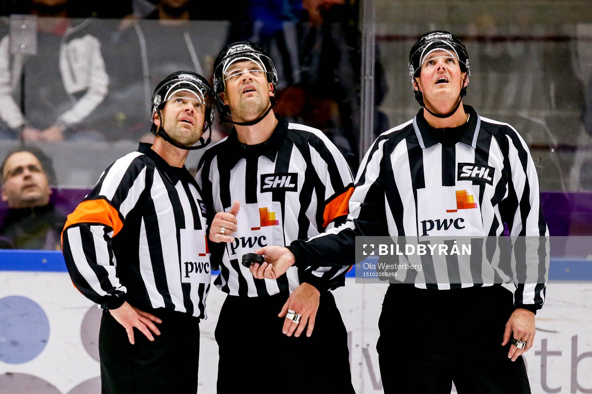 Domarna Patrik SJöberg, Mikael Nord och Johannes Käck