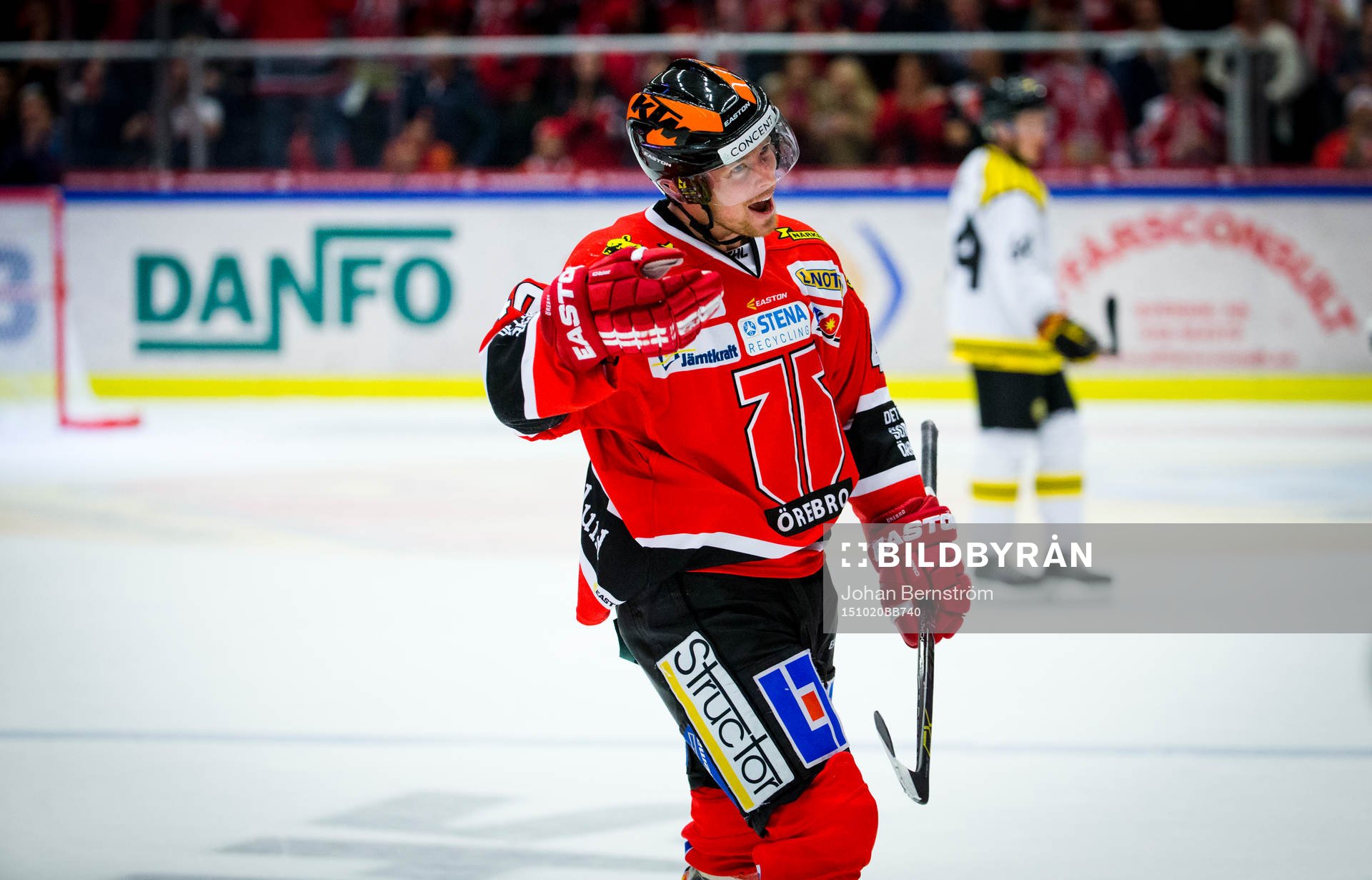 Örebros Anders Eriksson gör 6-4 på tekning och jublar