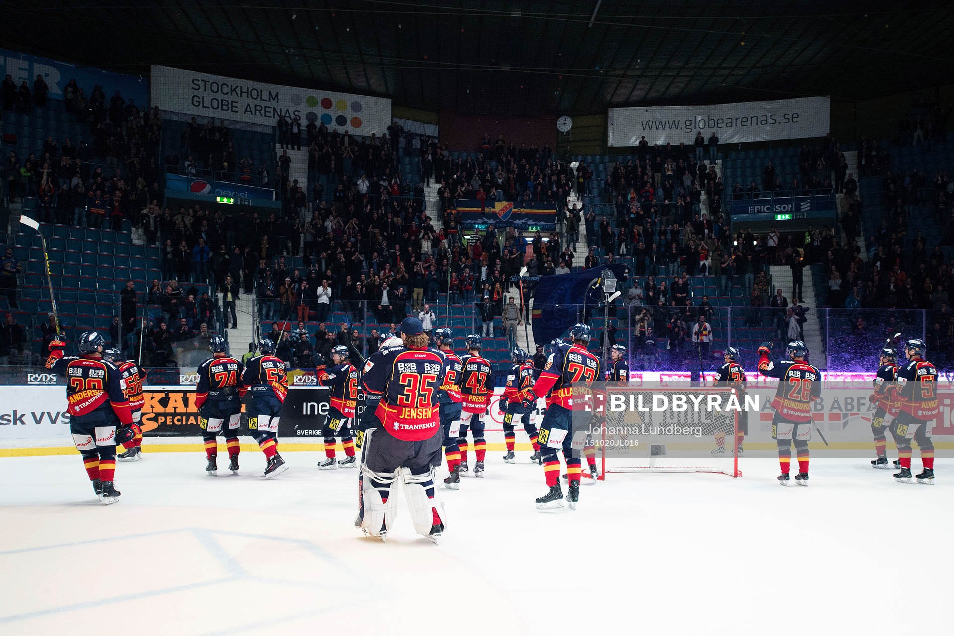 Djurgårdens spelare tackar publiken
