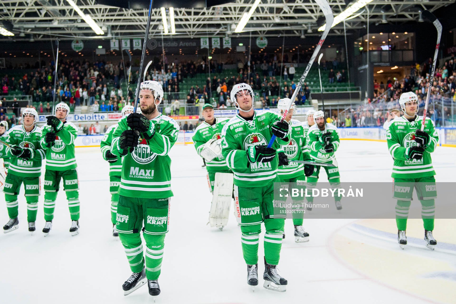 Rögles Jordan Smotherman och Daniel Sylwander firar segern
