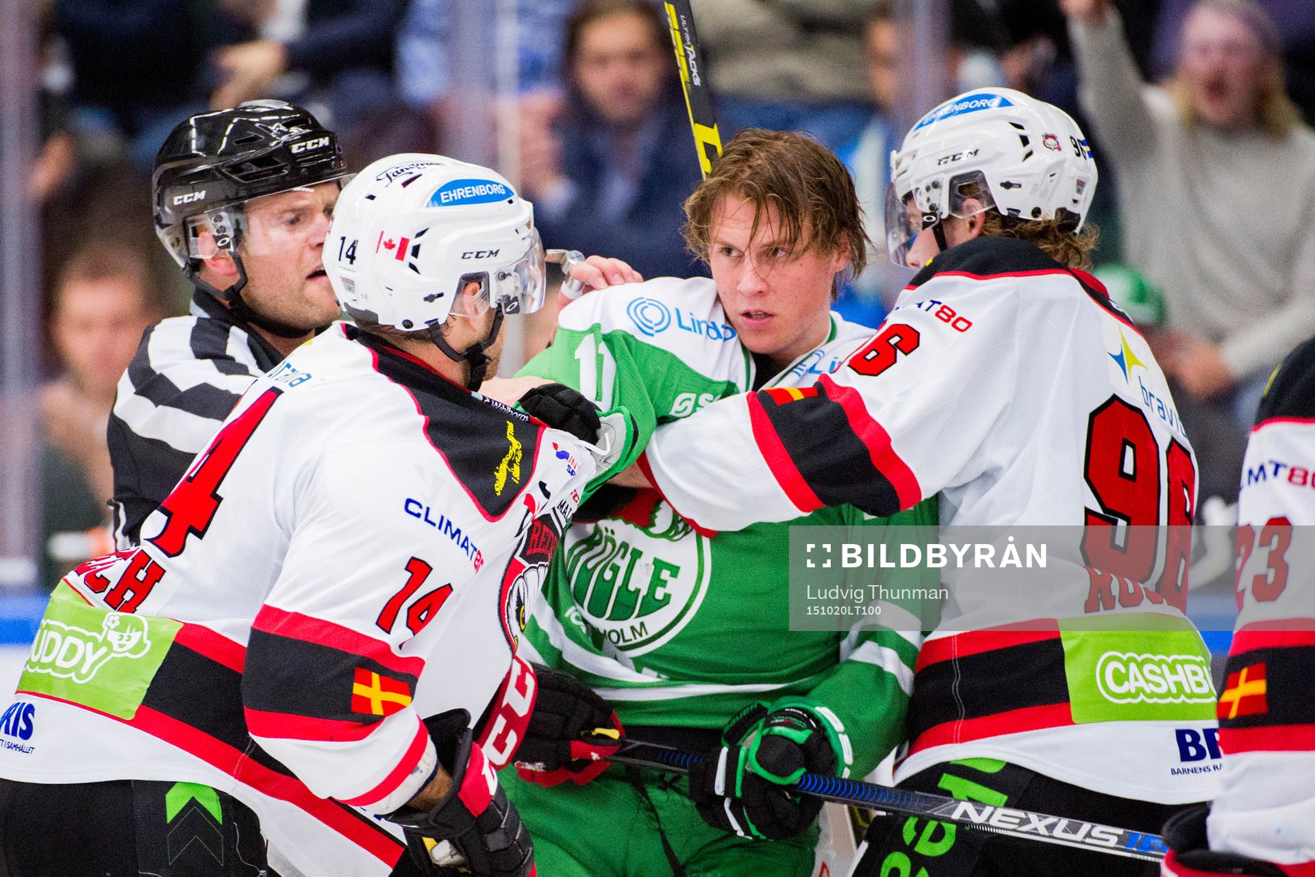 Rögles David Åslin i slagsmål med Malmö Redhawks Derek